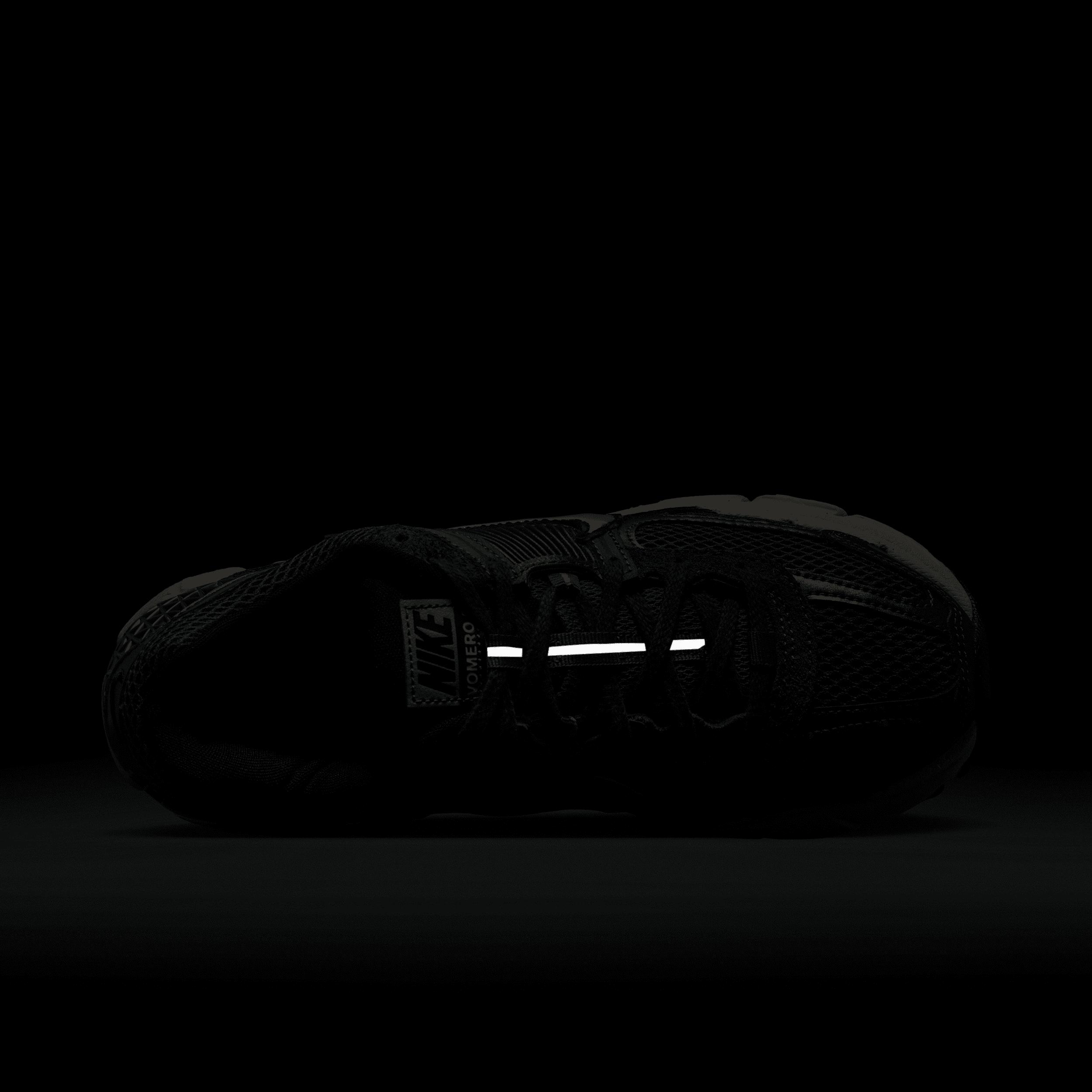 Nike Women's Zoom Vomero 5 Shoes Product Image