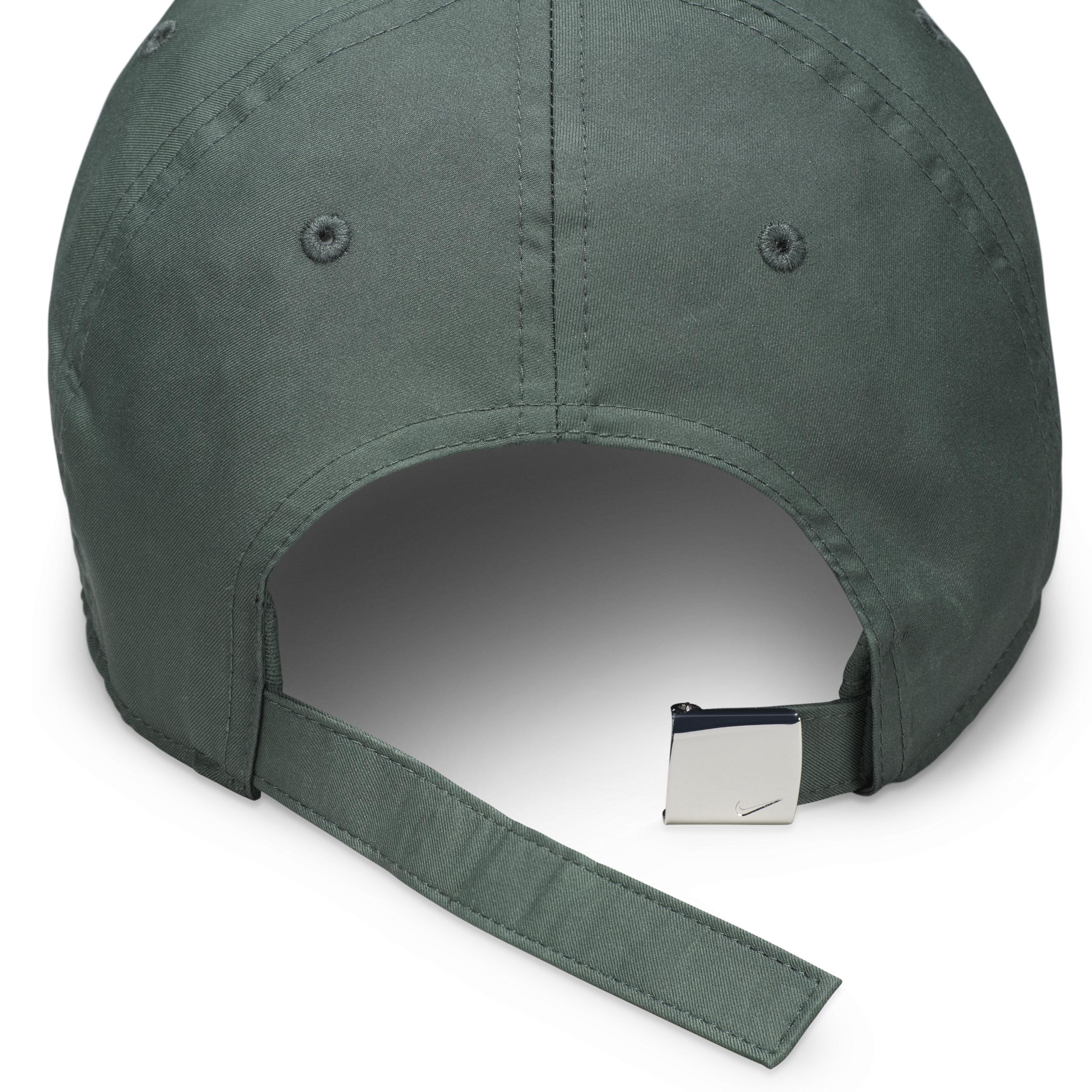 Nike Dri-FIT Club Unstructured Metal Swoosh Cap Product Image