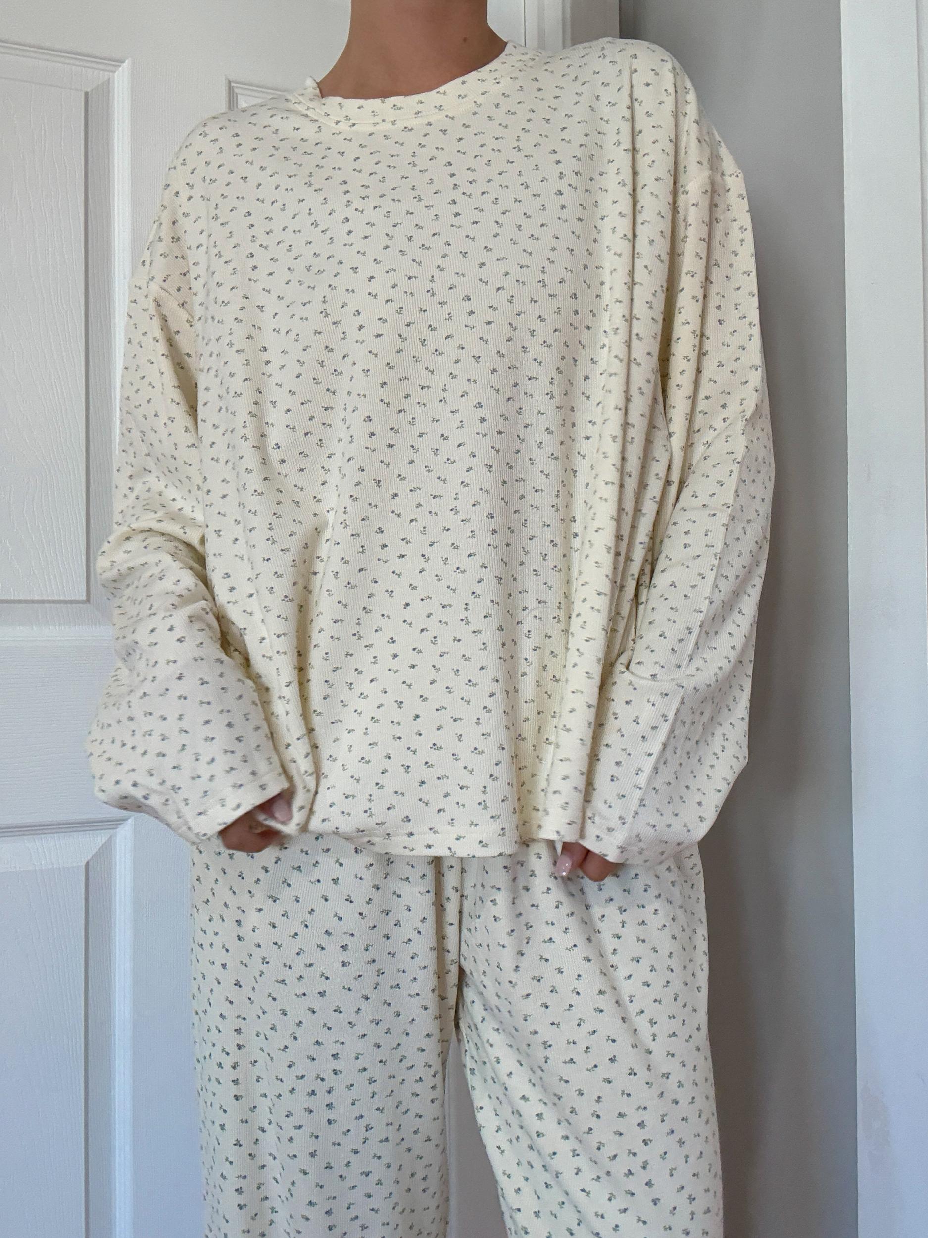 Light Pink Ditsy Floral Long Sleeve Pajama Top Product Image
