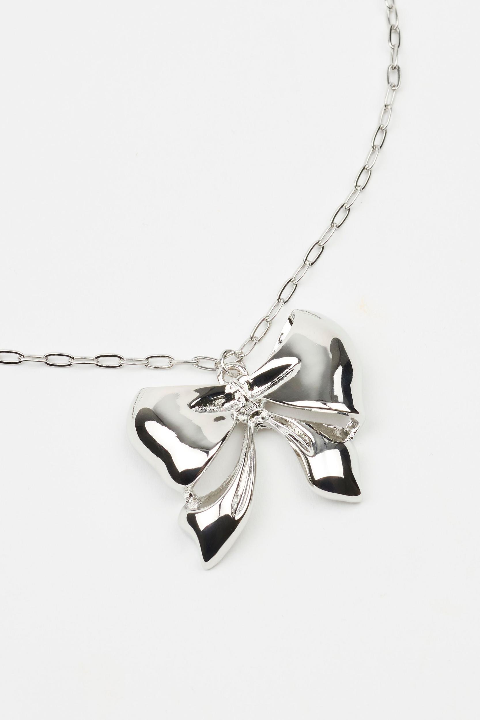 Oversized Metal Bow Necklace Product Image