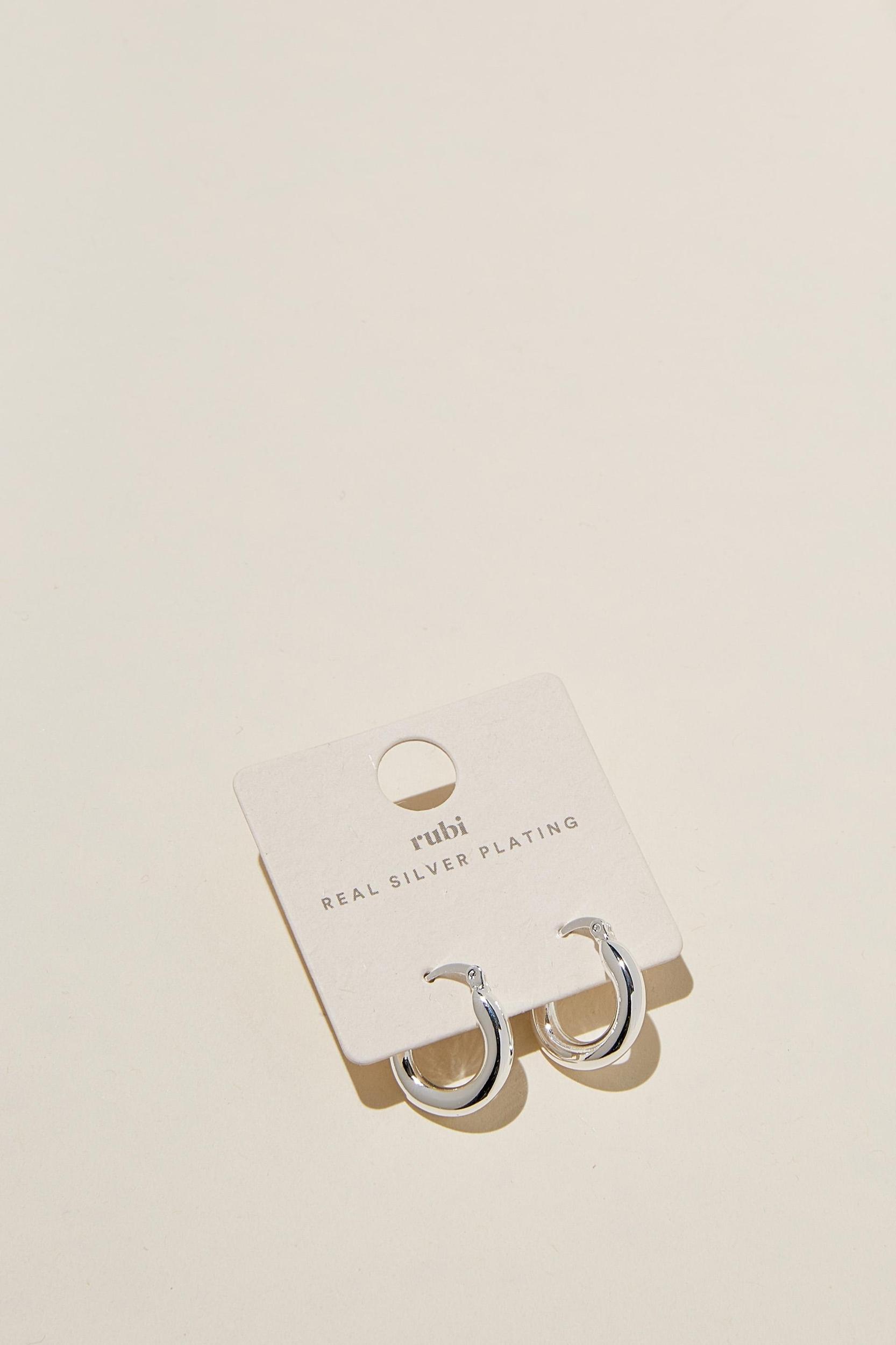 Small Hoop Earring Product Image