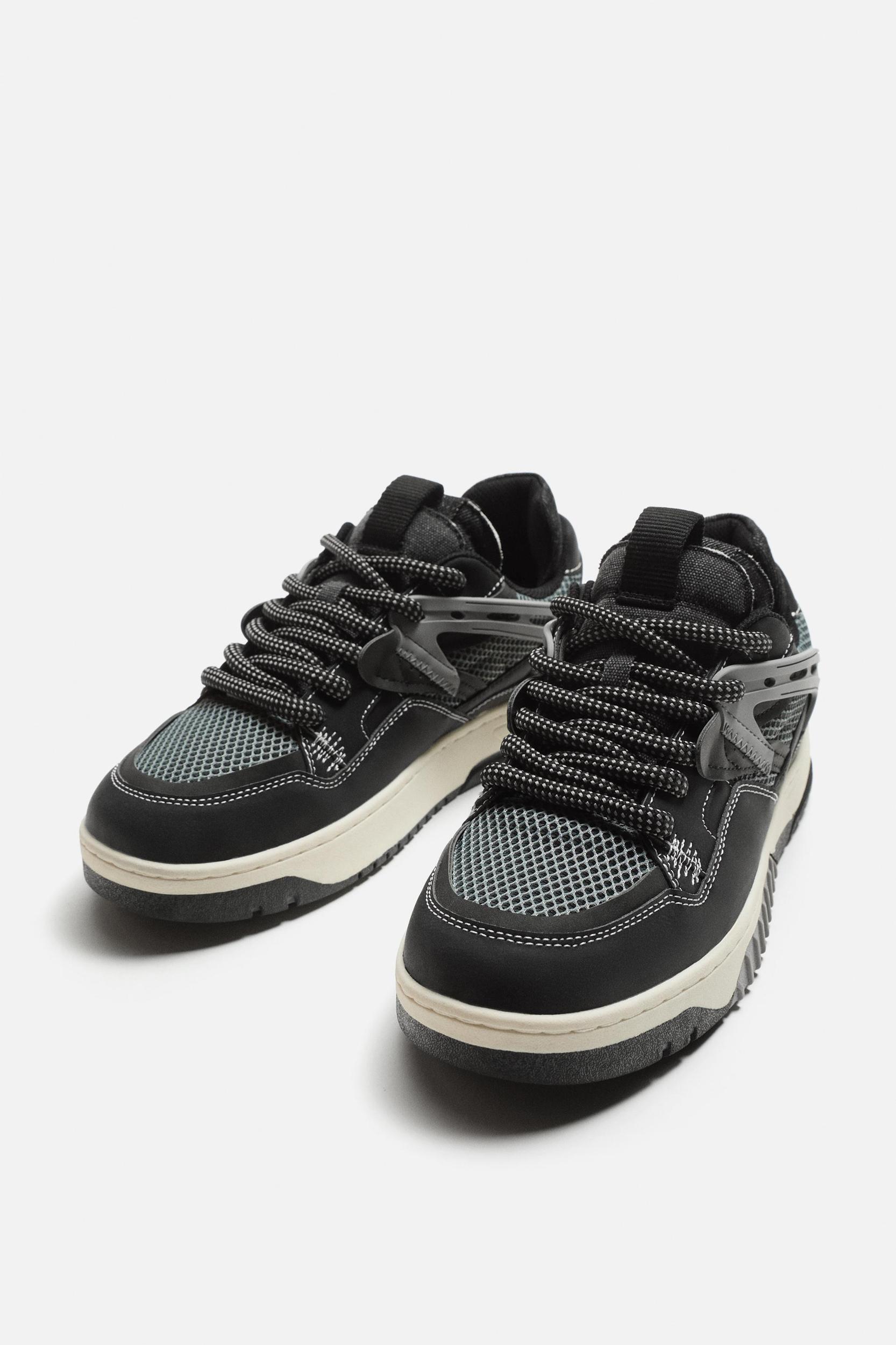 SKATE SNEAKERS Product Image