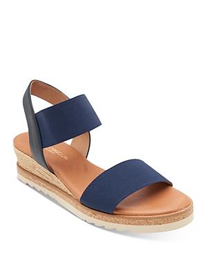 Andre Assous Womens Neveah Wedge Heel Sandals Product Image