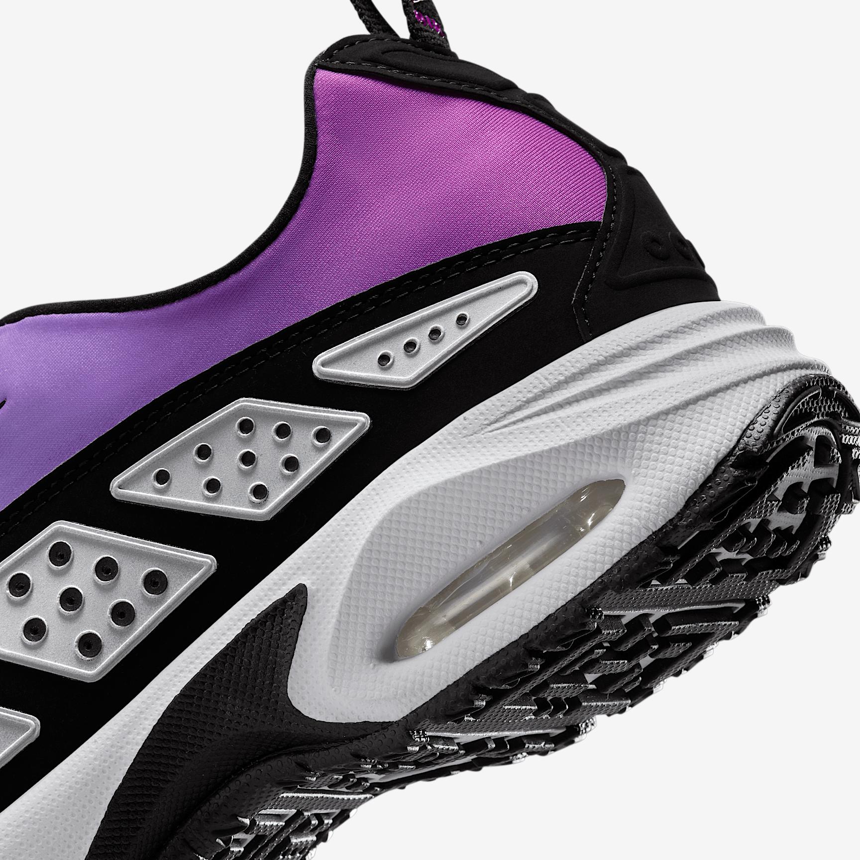 Nike Womens Air Max SNDR Shoes | HJ8080-500 Product Image