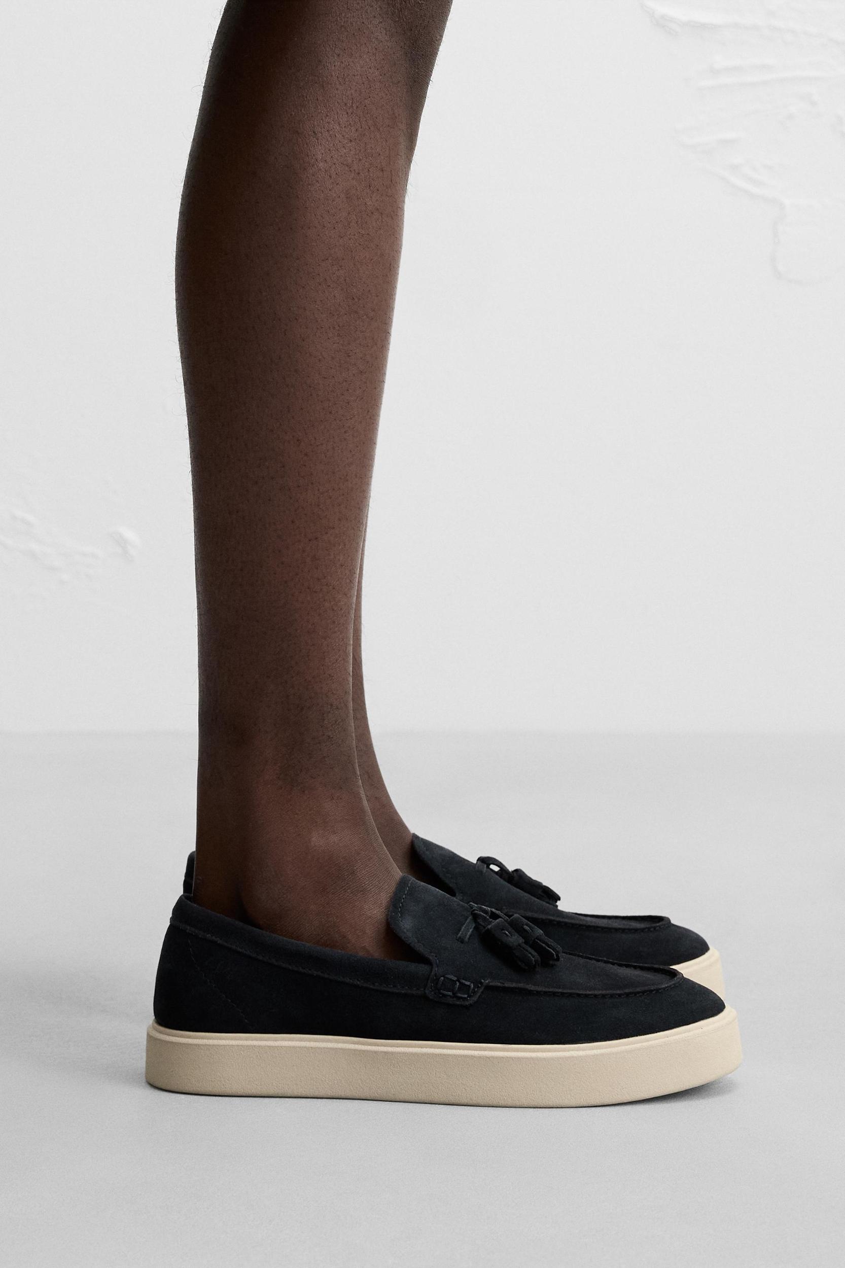 CASUAL TASSEL LEATHER LOAFERS Product Image