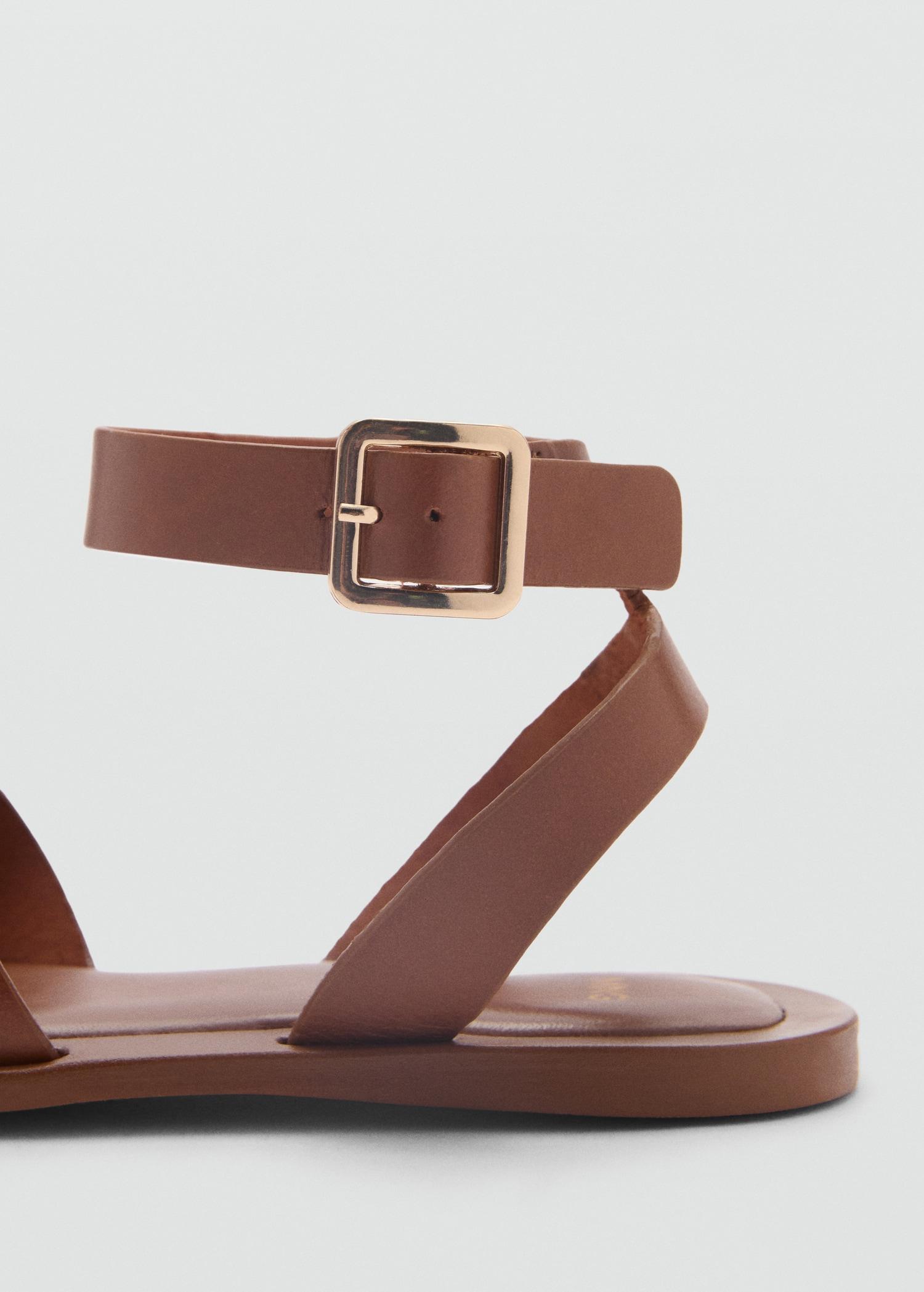 Leather sandals with buckle strap - Women | MANGO USA Product Image