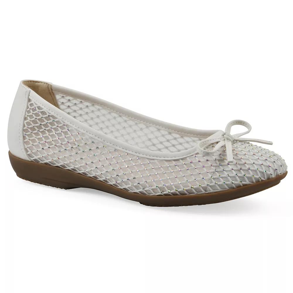 Cliffs by White Mountain Carlicia Women's Ballet Flats, Size: 8.5 Wide, White Fabric Product Image