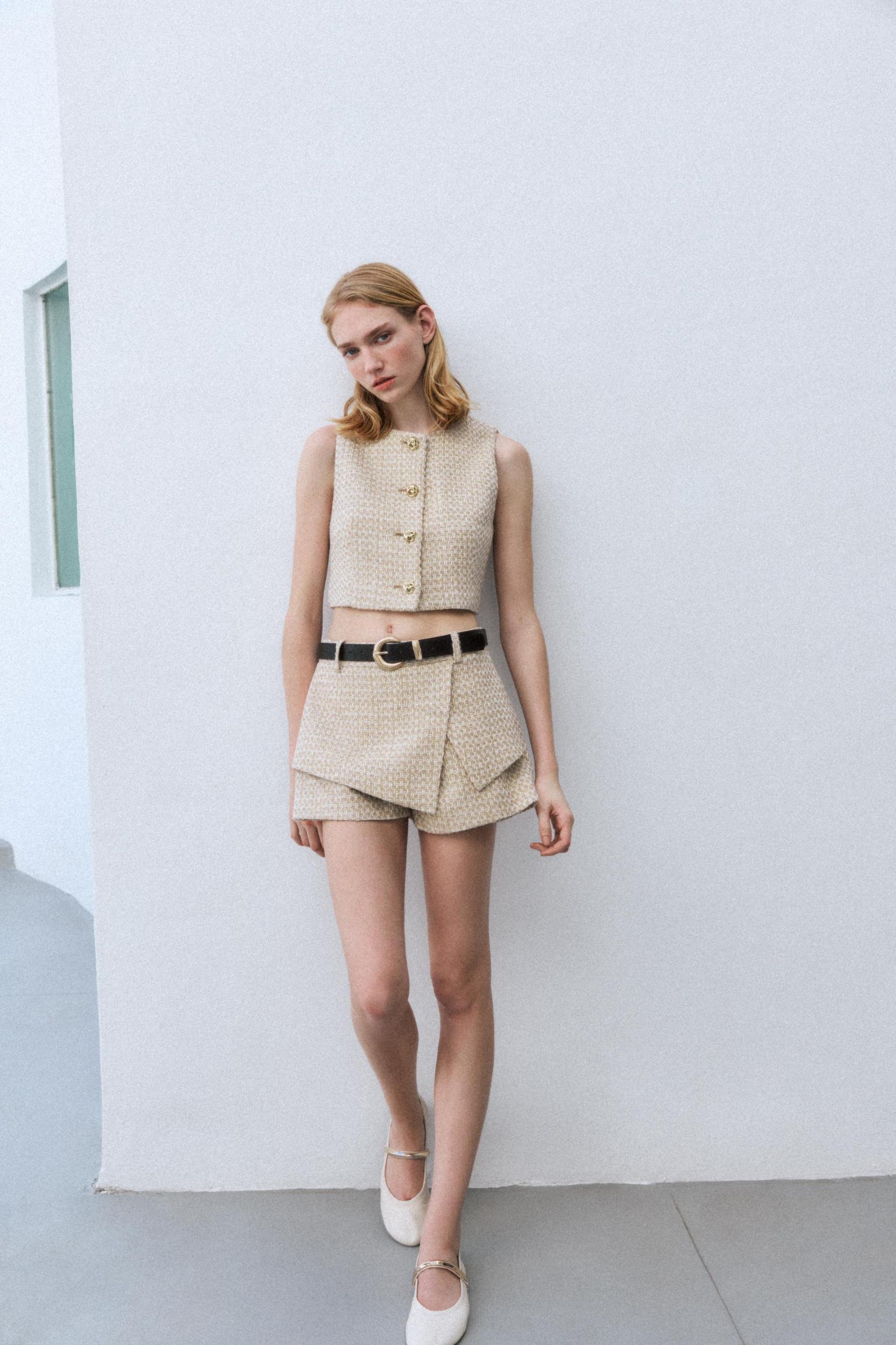 BELTED TEXTURED SKORT Product Image