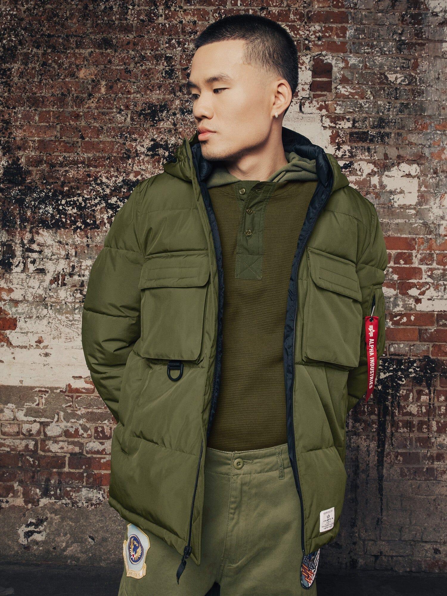 HOODED PUFFER JACKET (SEASONAL) Male Product Image