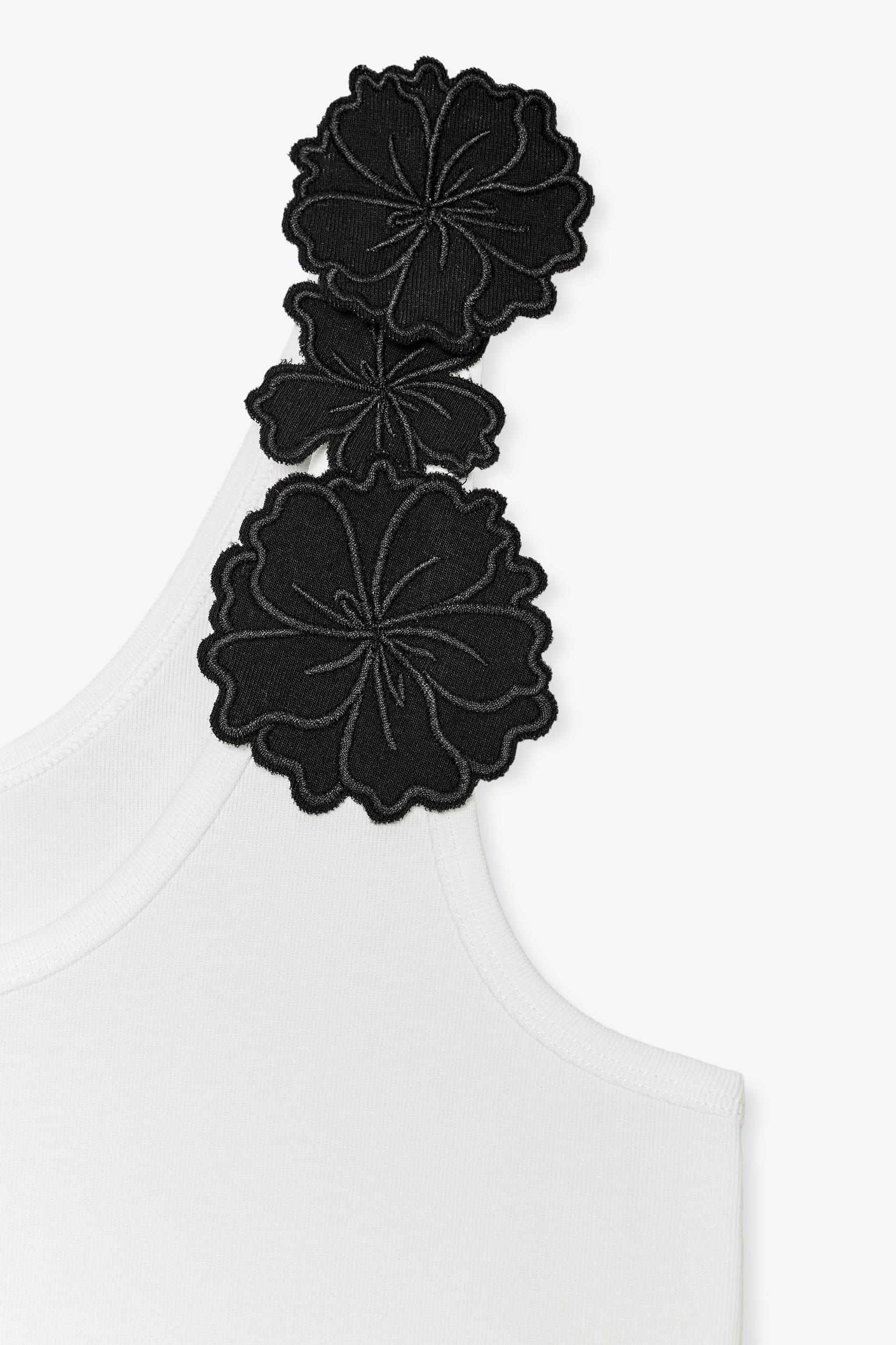 FLORAL APPLIQUÉ TOP Product Image