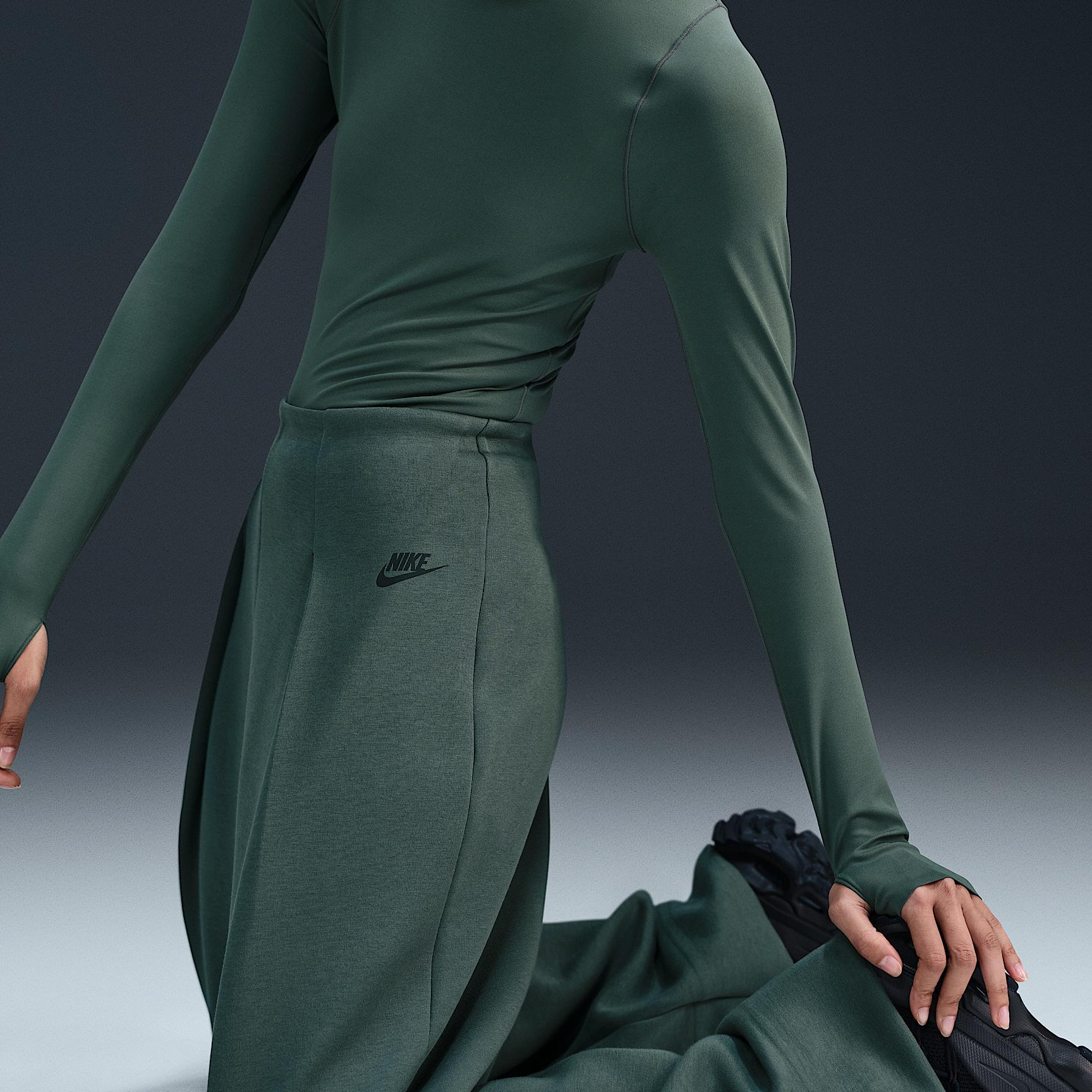 Nike Sportswear Tech Fleece Women's High-Waisted Pleated Pants Product Image