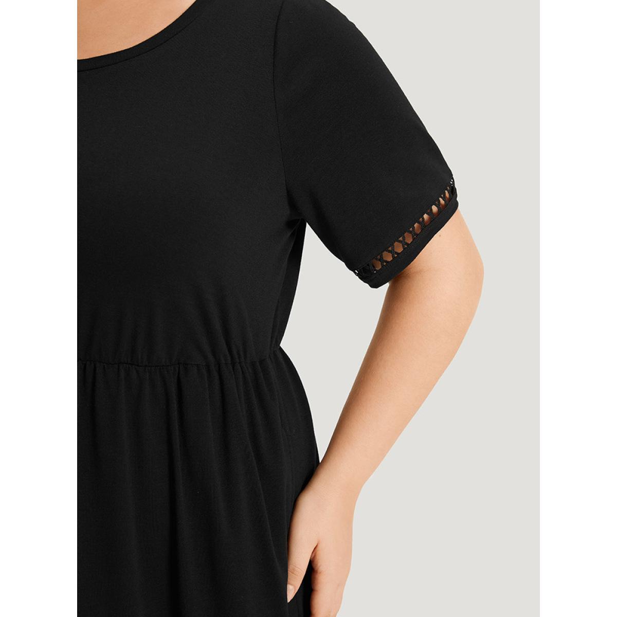 Plus Size Plain Crew Neck Pocket Hollow Out Ruffle Hem Dress Black Women Casual Patchwork Round Neck Short sleeve Curvy Midi Dress BloomChic 22-24/3X Product Image