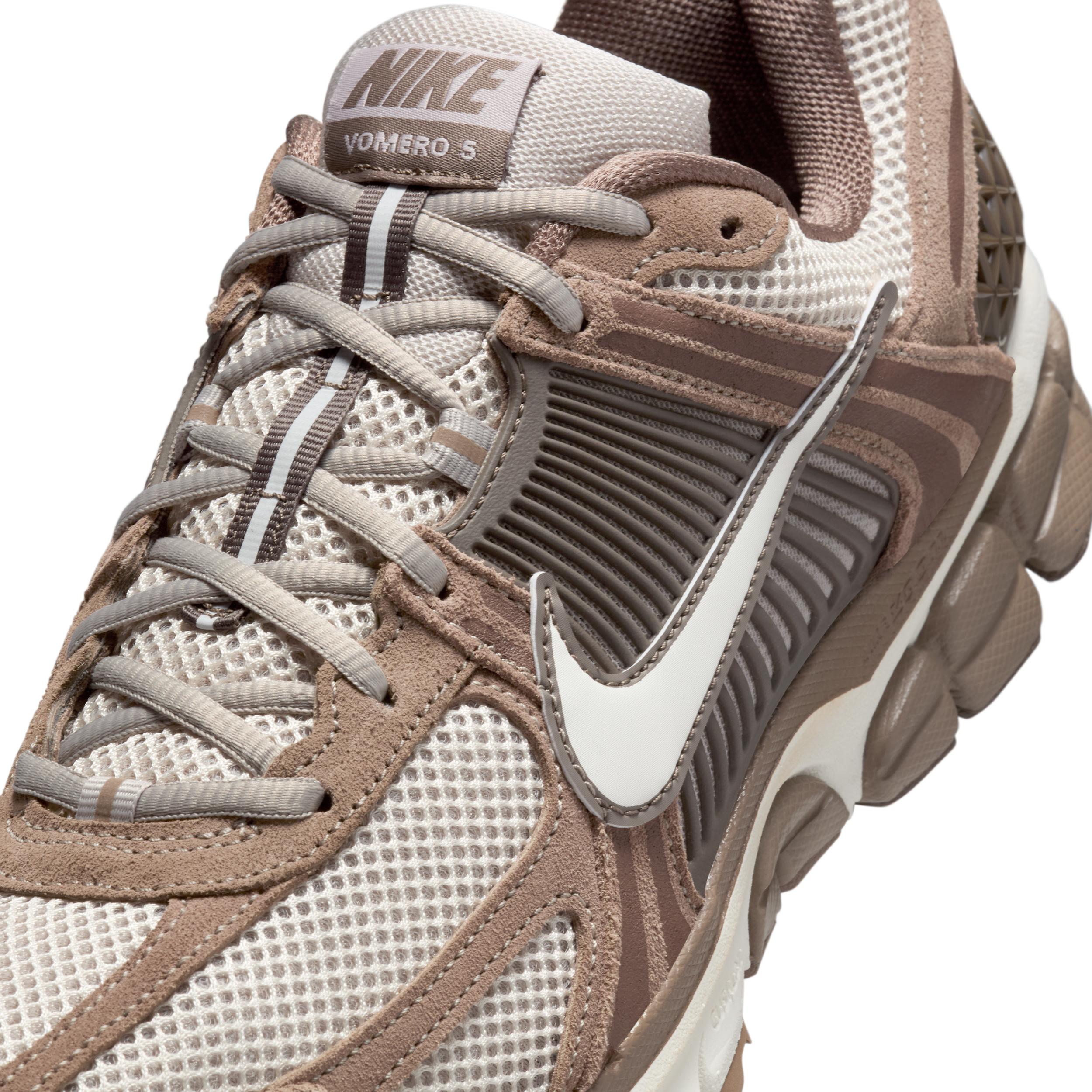 Nike Mens Zoom Vomero 5 Shoes | IB4004-701 Product Image