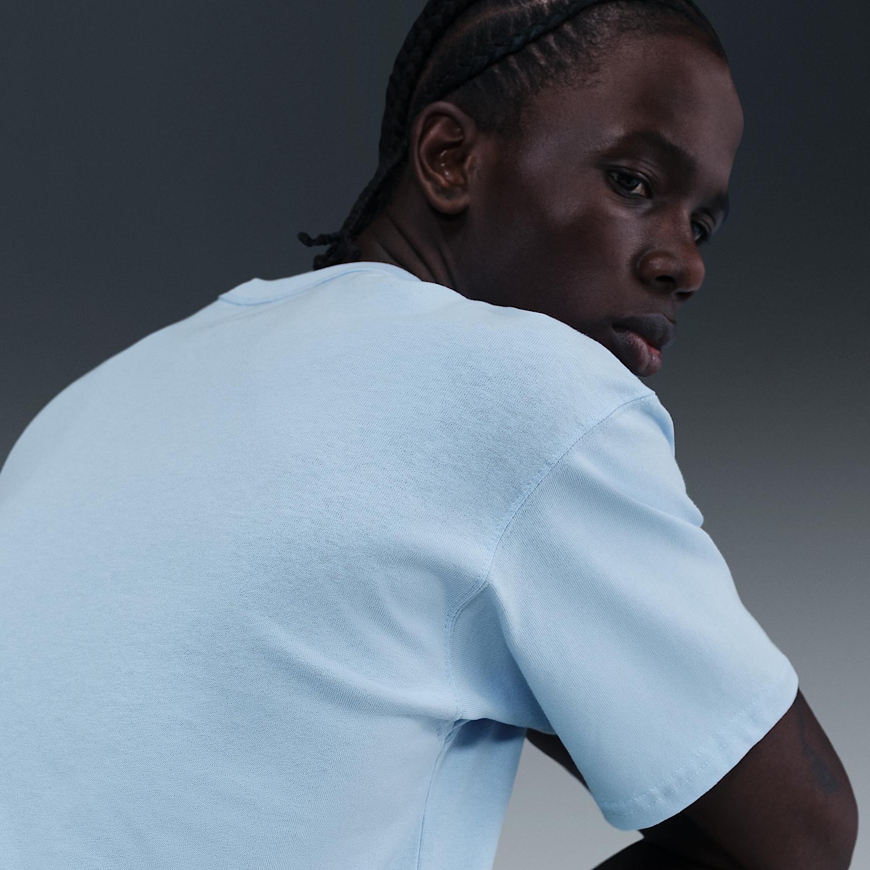 Nike Men's Max90 Basketball T-Shirt Product Image