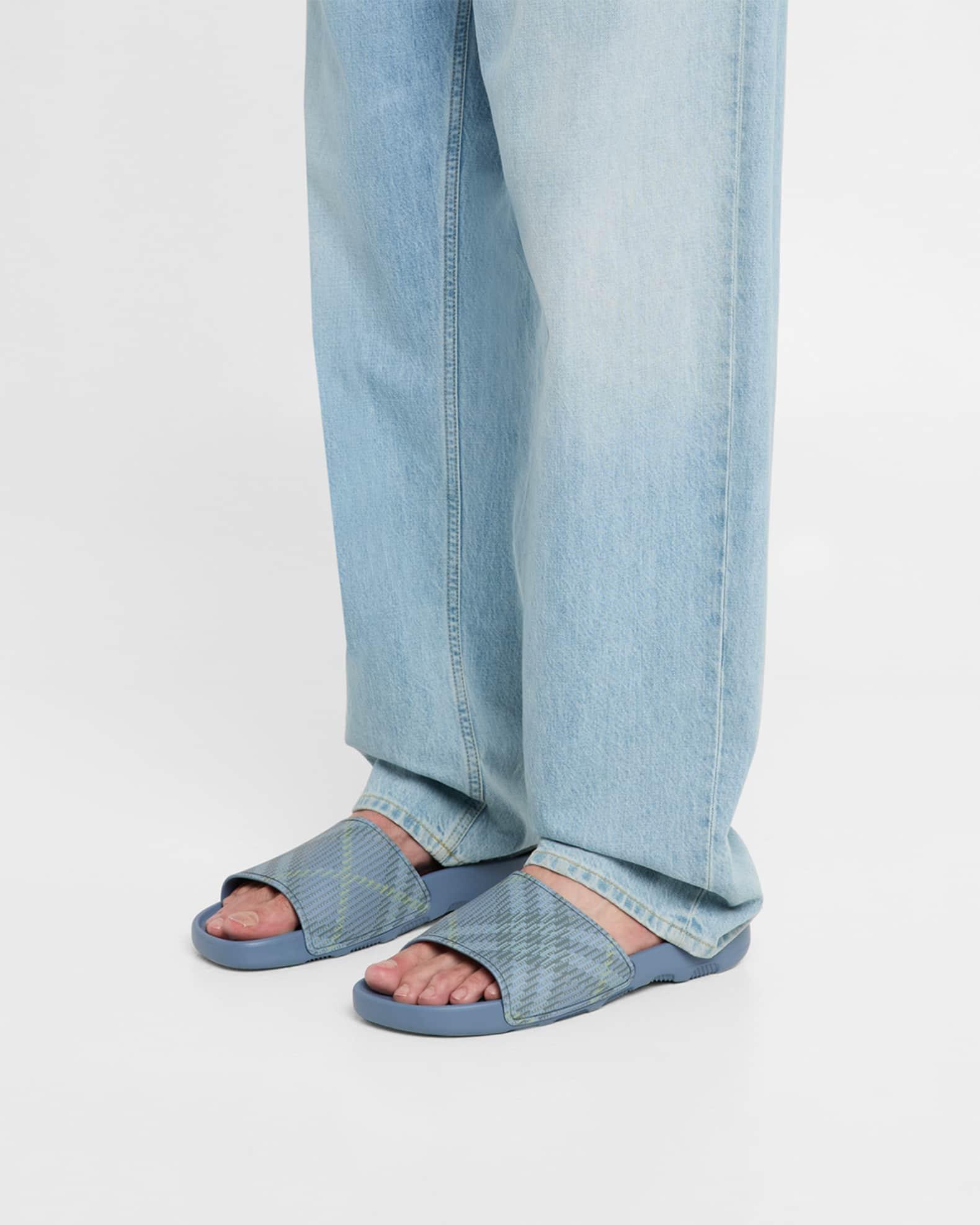 Men's Check Slide Sandals Product Image