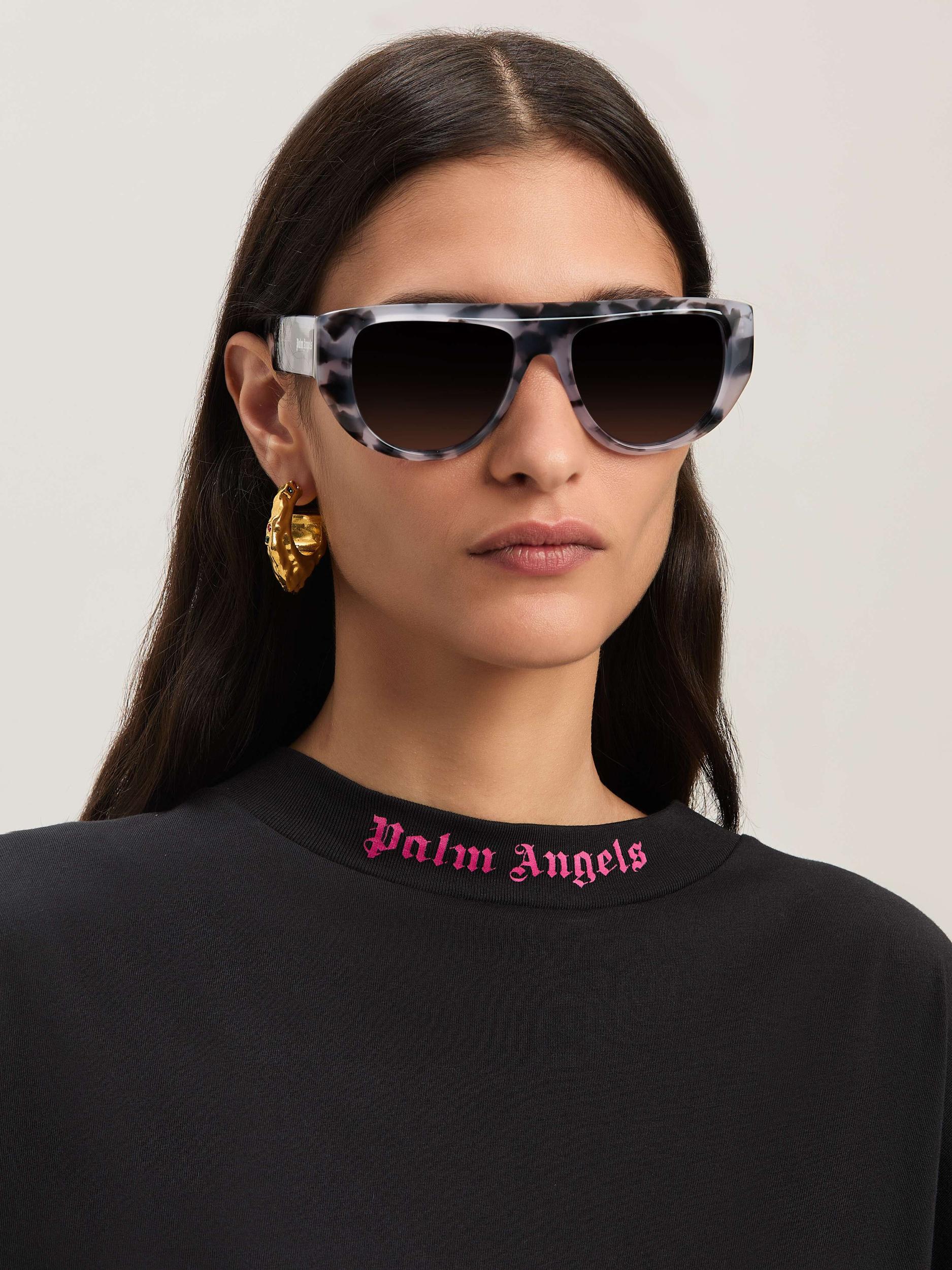 CURVED LOGO LOOSE TEE Product Image