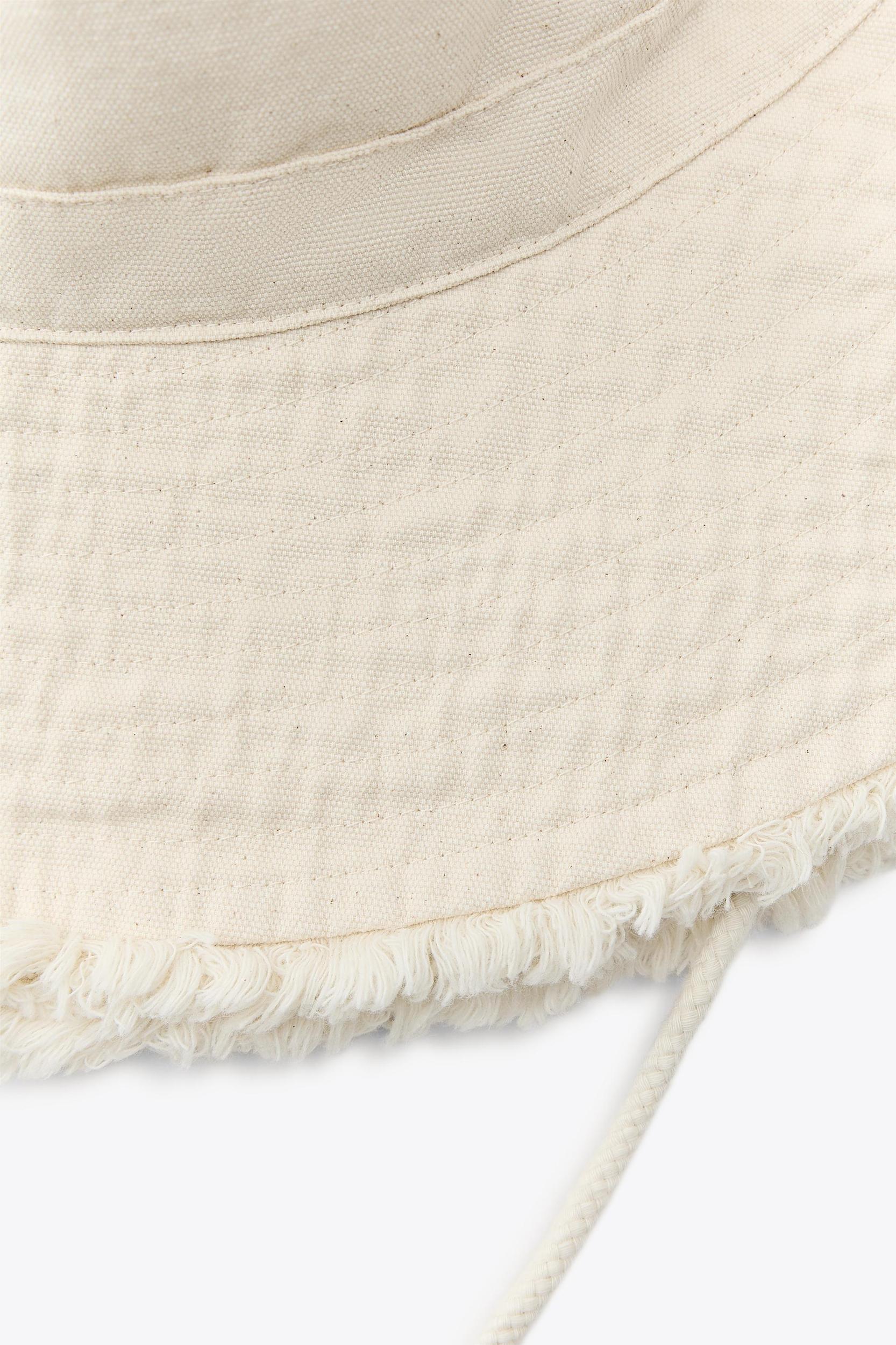 FRAYED BUCKET HAT Product Image