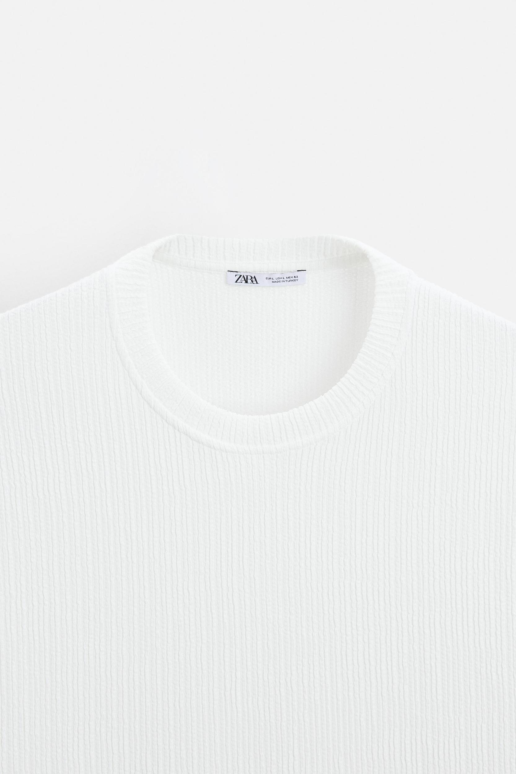 TEXTURED JACQUARD T-SHIRT Product Image