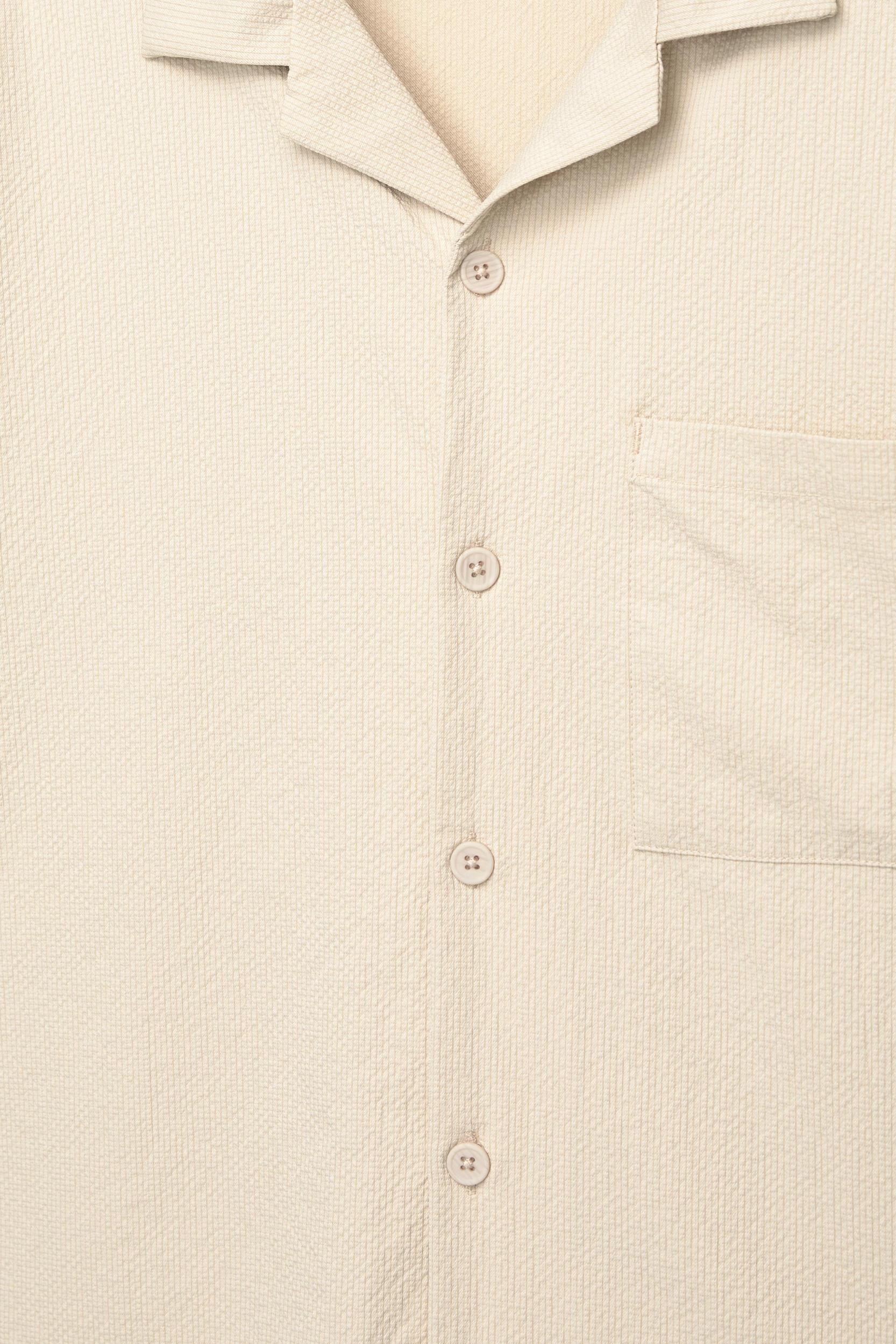 Short sleeve seersucker shirt Product Image