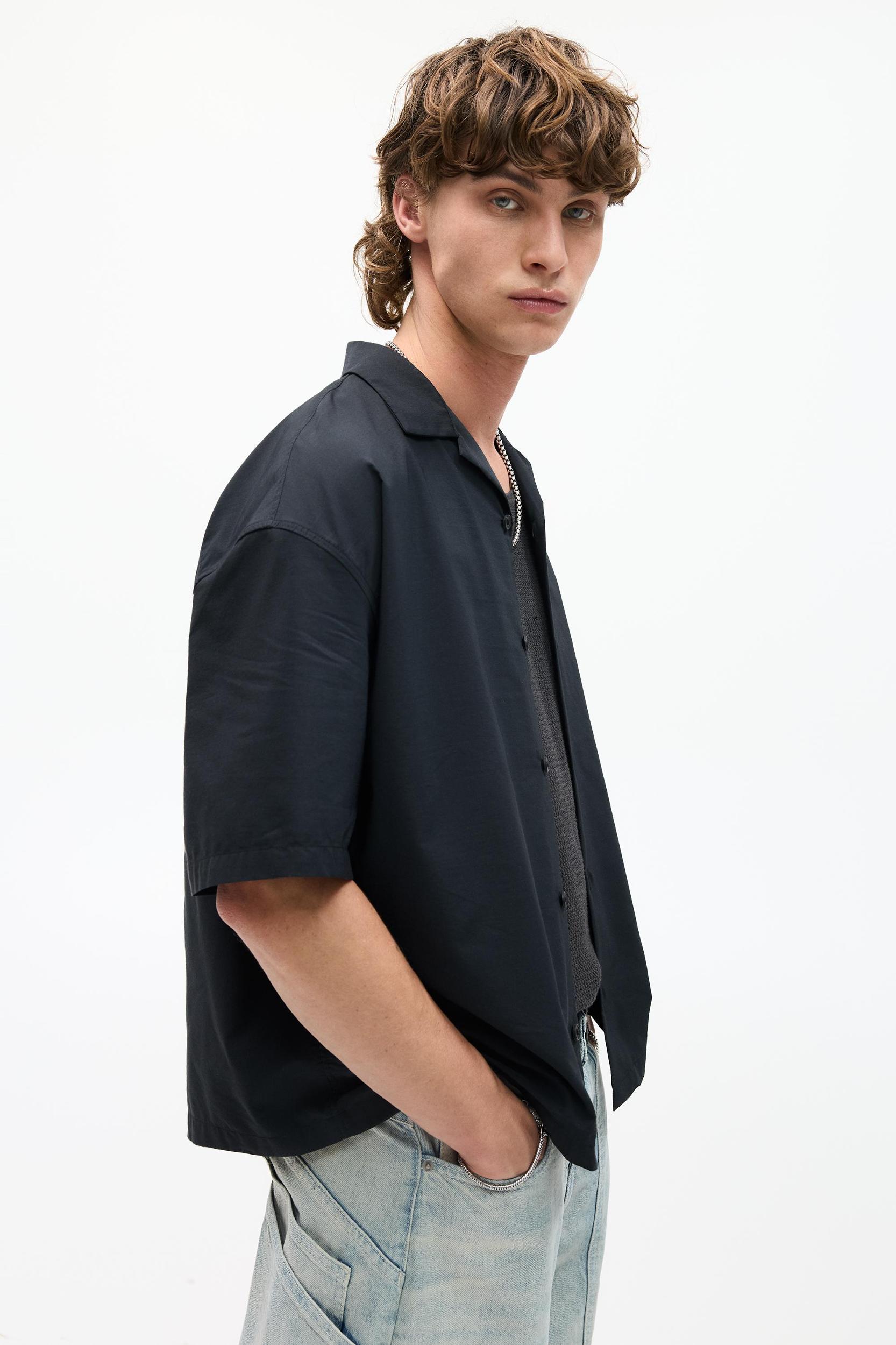 Short sleeve poplin shirt Product Image