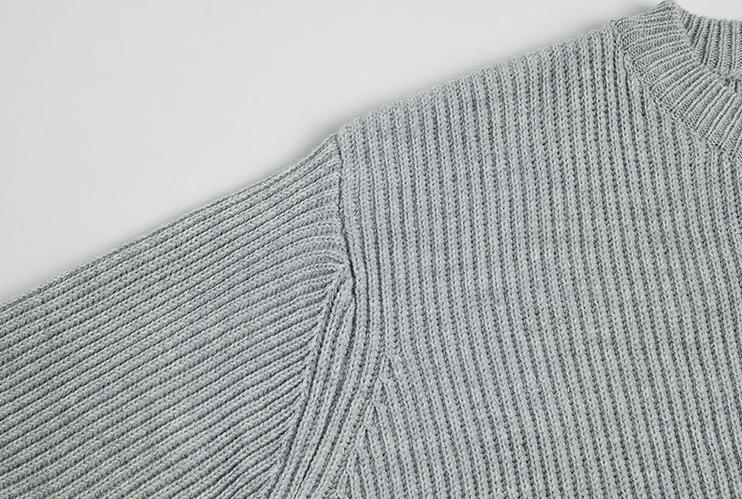 RT No. 3407 KNITTED ROUND NECK SWEATER Product Image