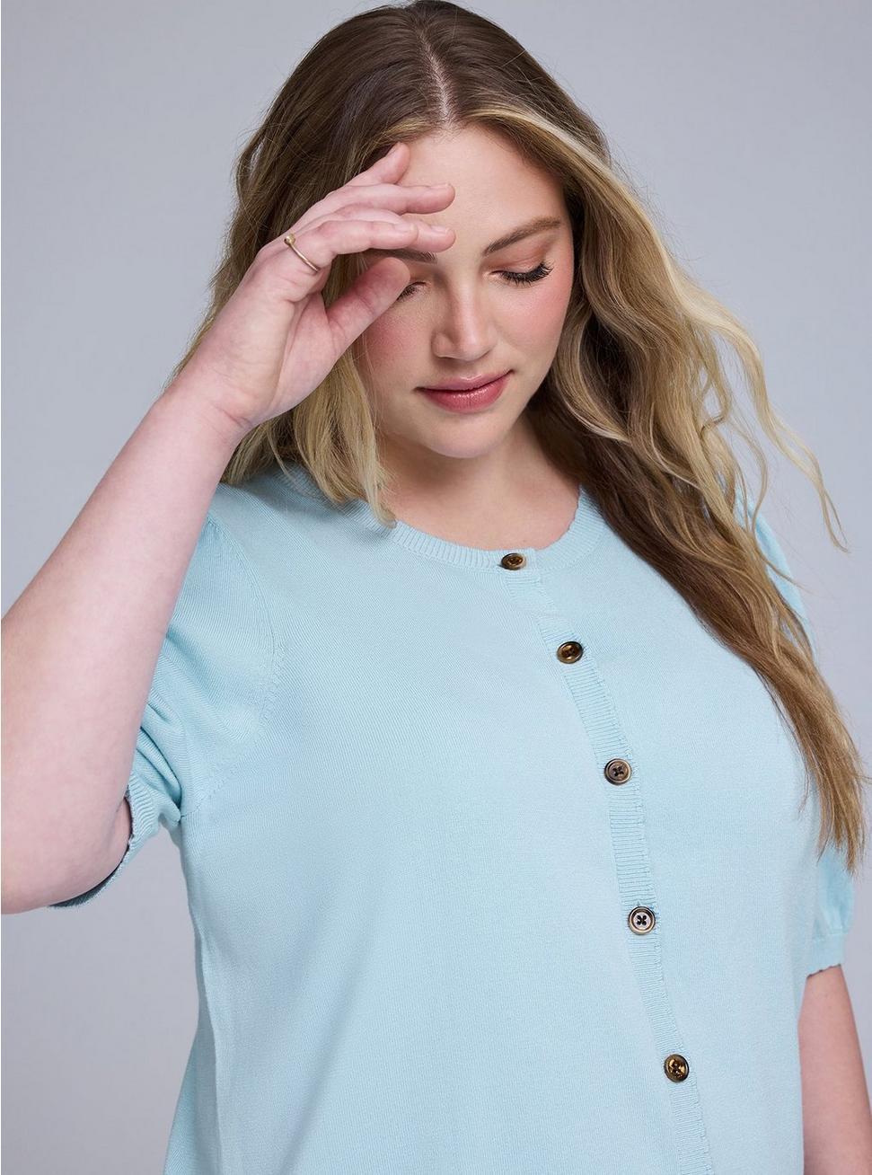 Belle Isle Scalloped Cardi Product Image