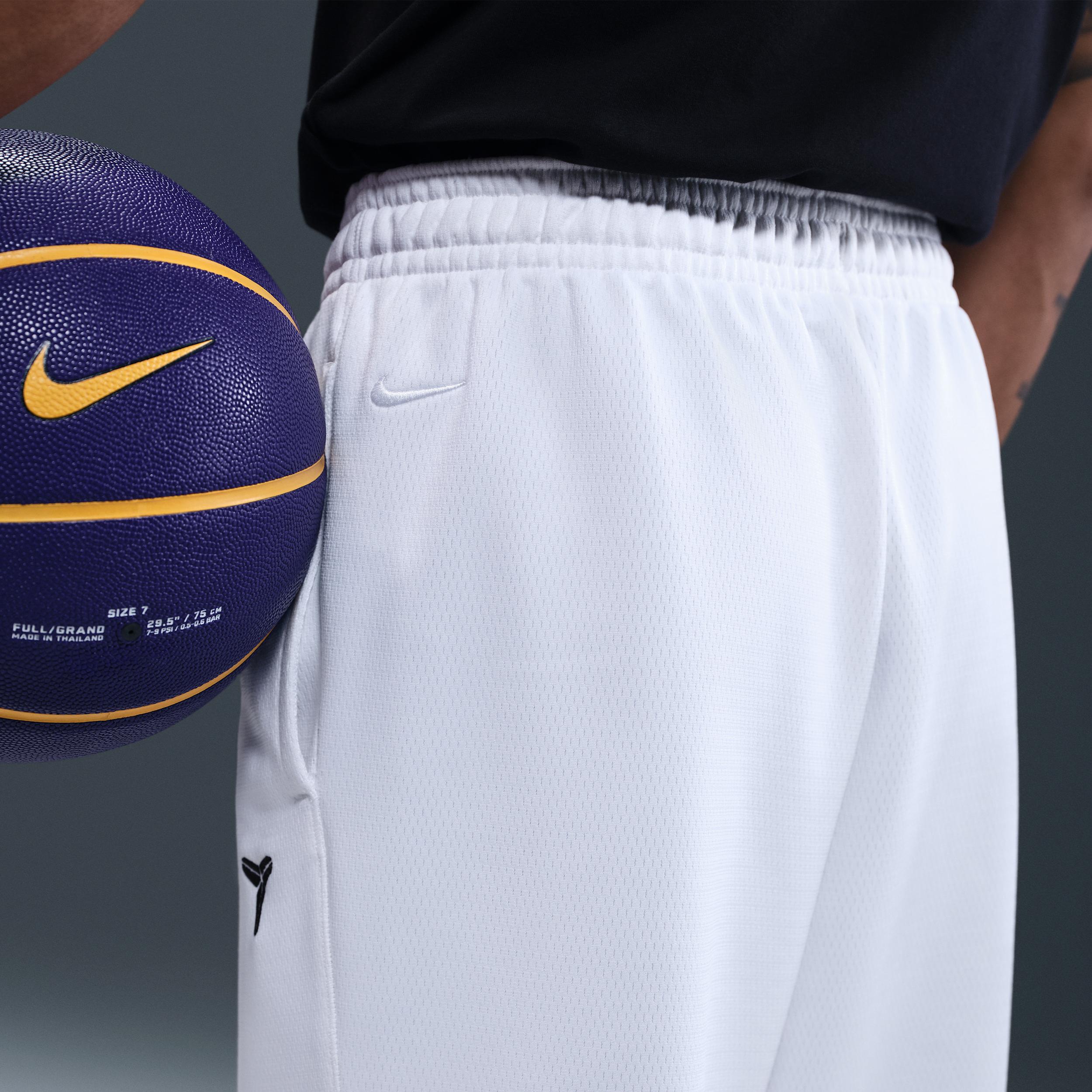 Nike Men's Kobe Therma-FIT Basketball Pants Product Image