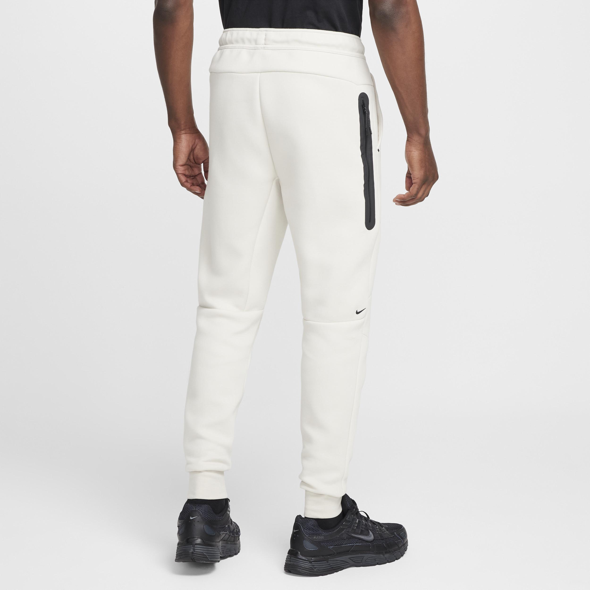 Nike Men's Tech Fleece Jogger Pants Product Image