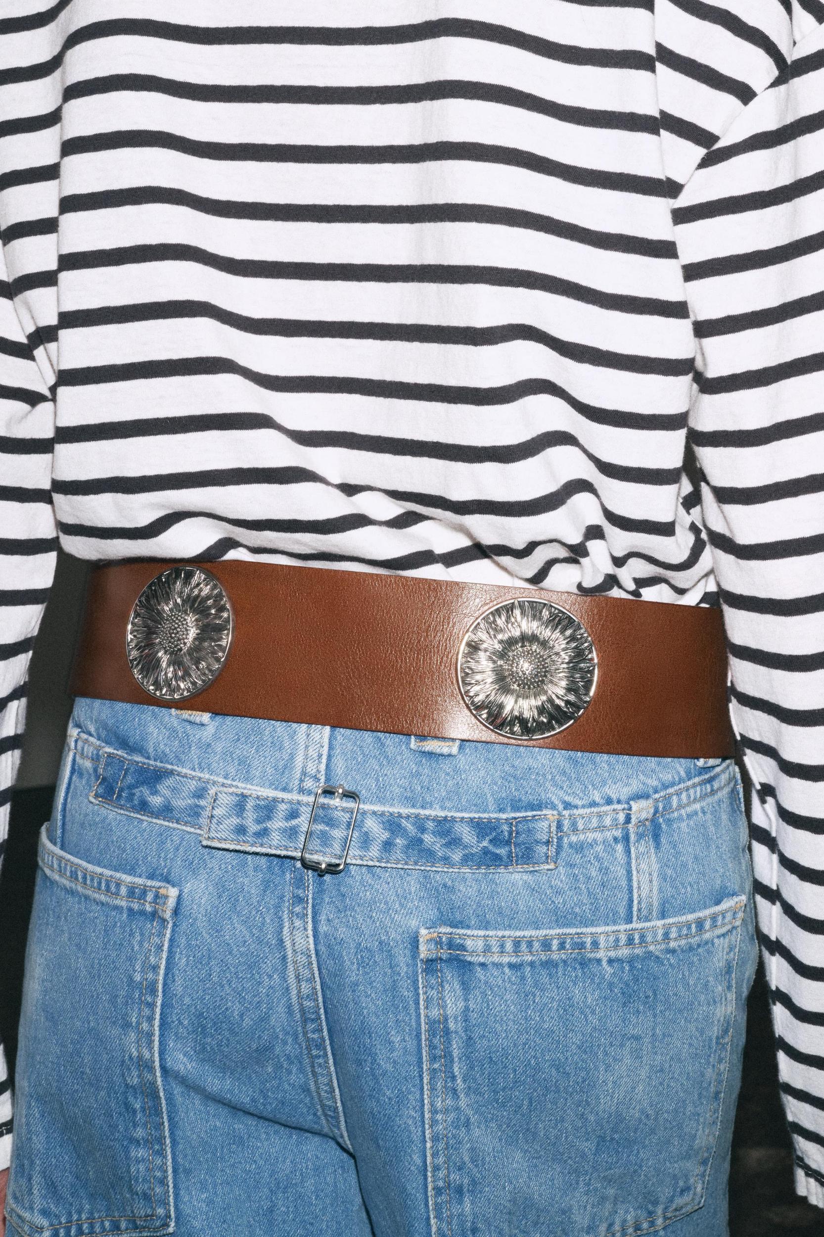 WIDE LEATHER BELT WITH FLOWERS Product Image