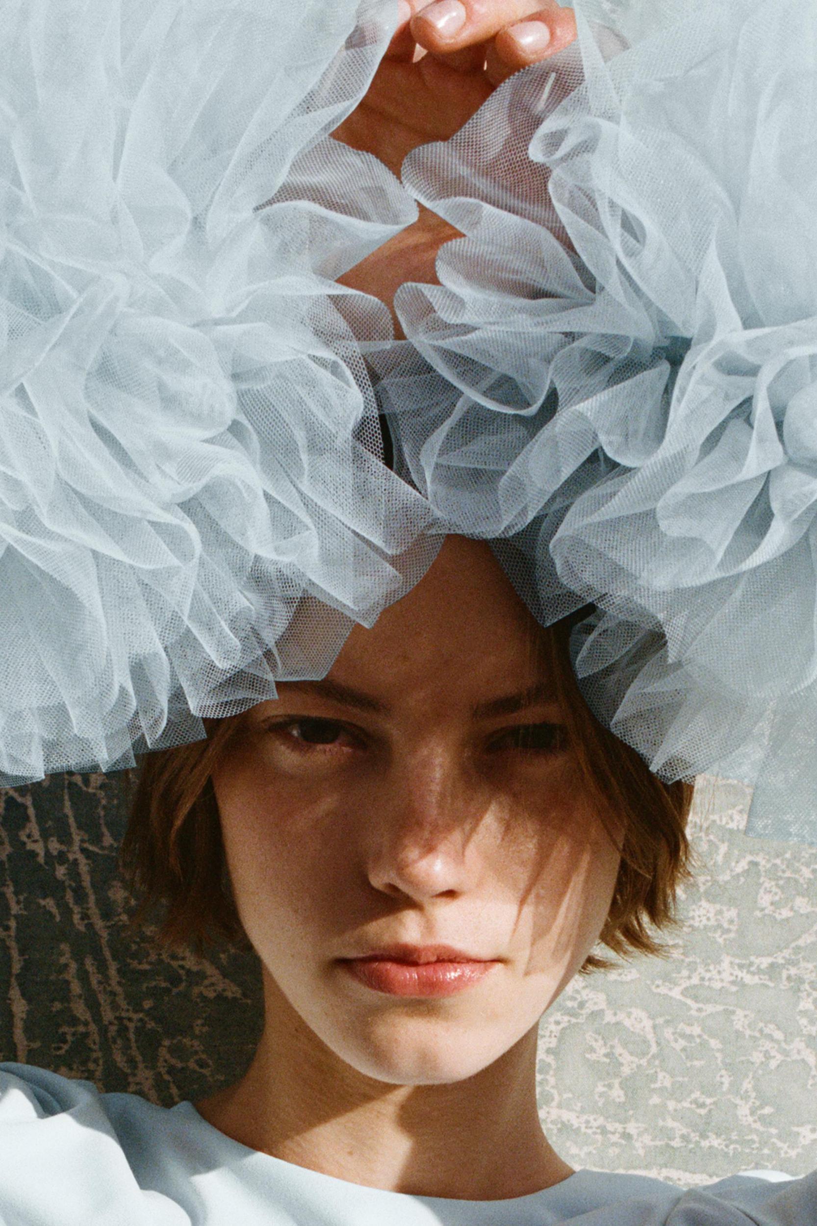 SHORT TULLE CUFF VOLUME DRESS Product Image