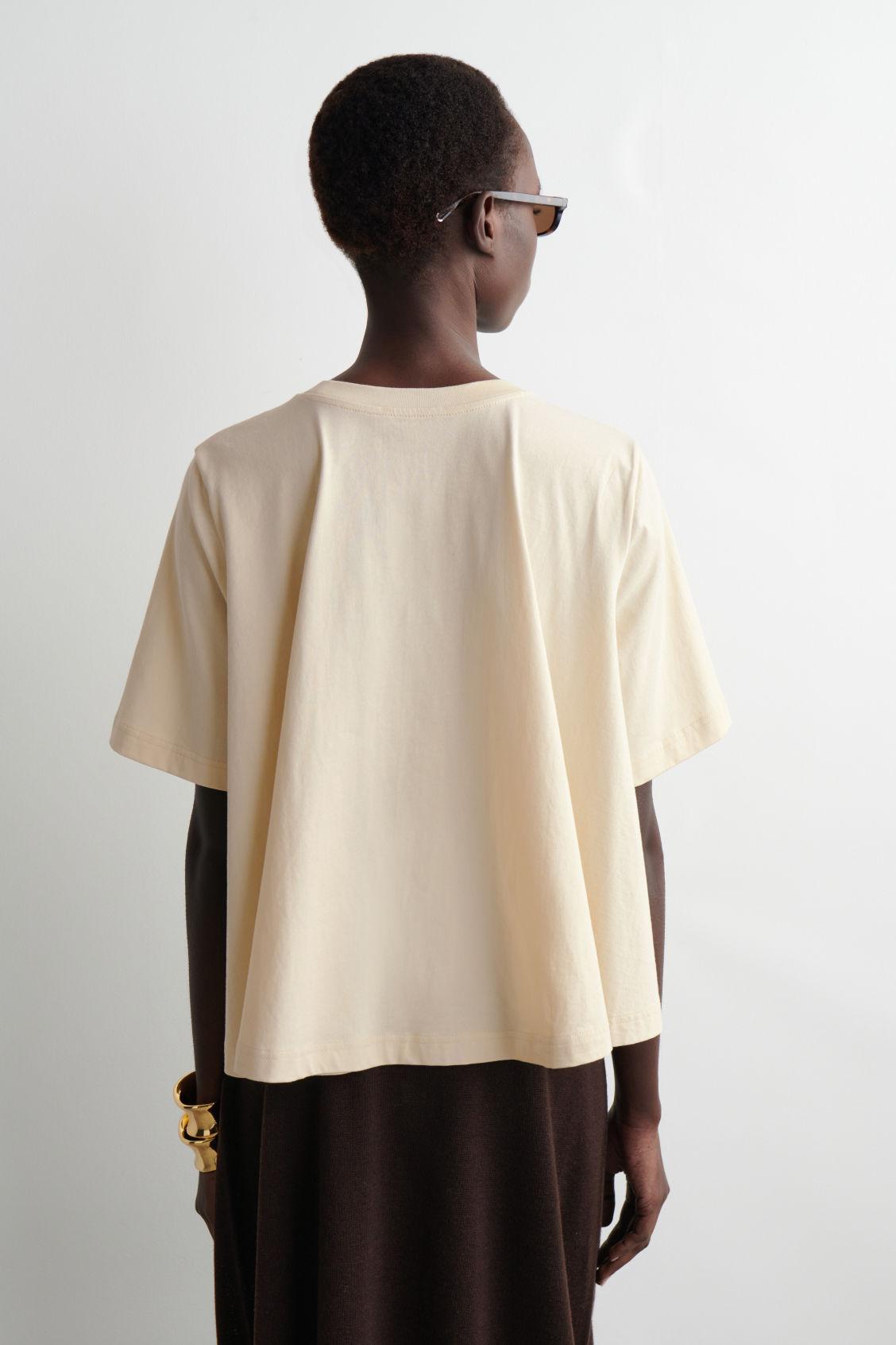 RELAXED TRAPEZE T-SHIRT Product Image