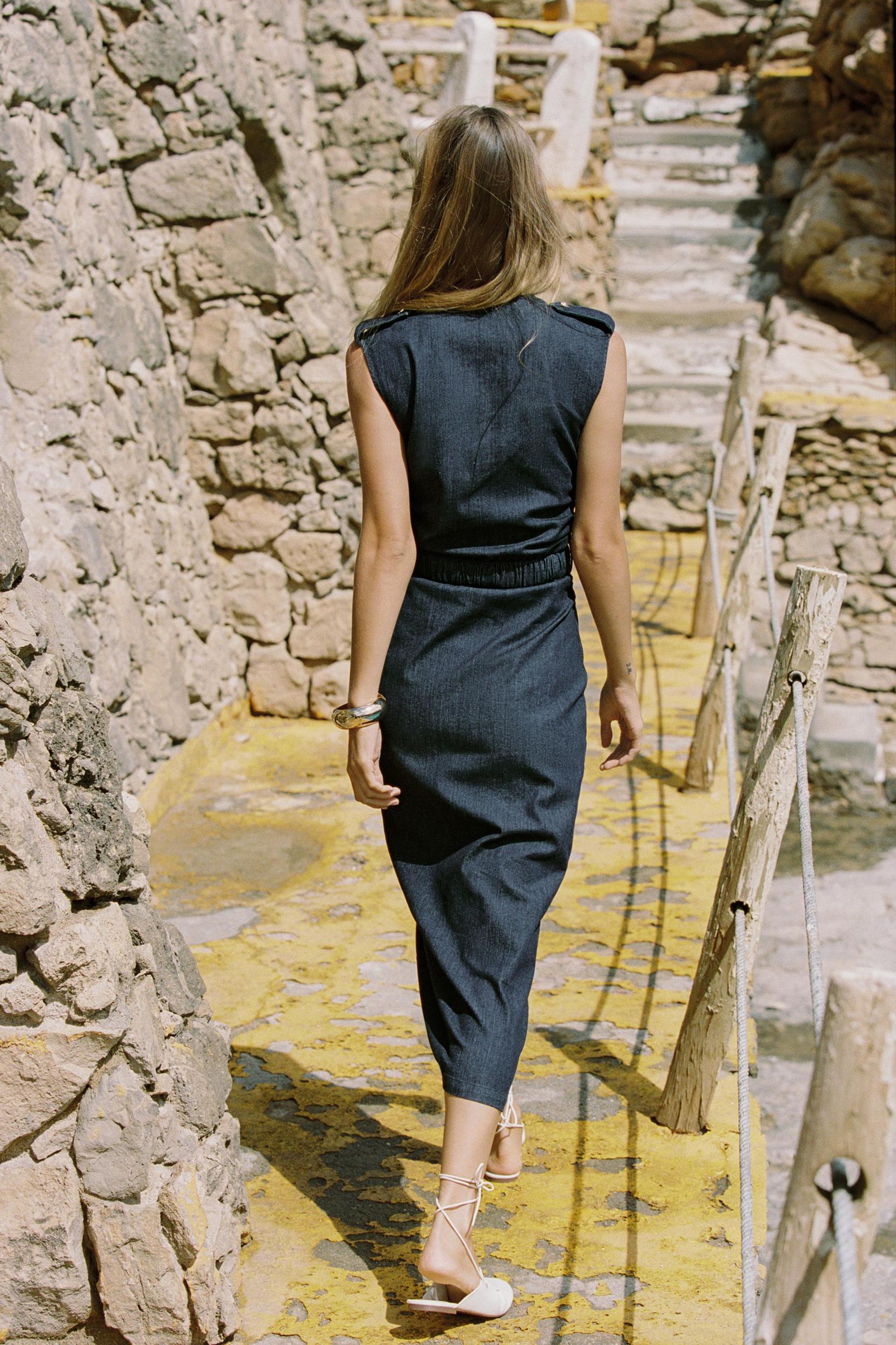 Z1975 BELTED DRAPED DENIM MIDI DRESS Product Image