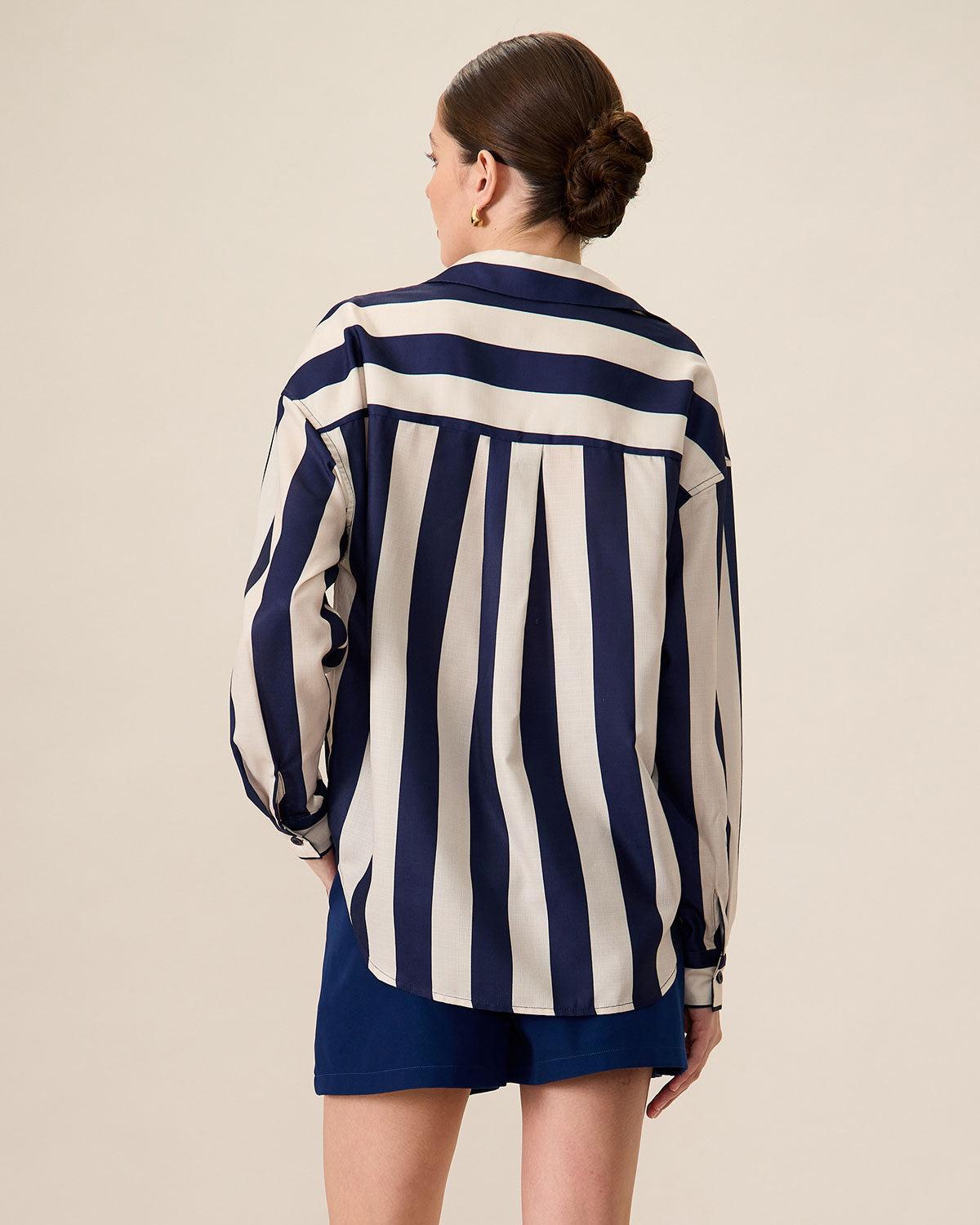 Women's Navy High-Waisted Pleated Shorts Female Product Image