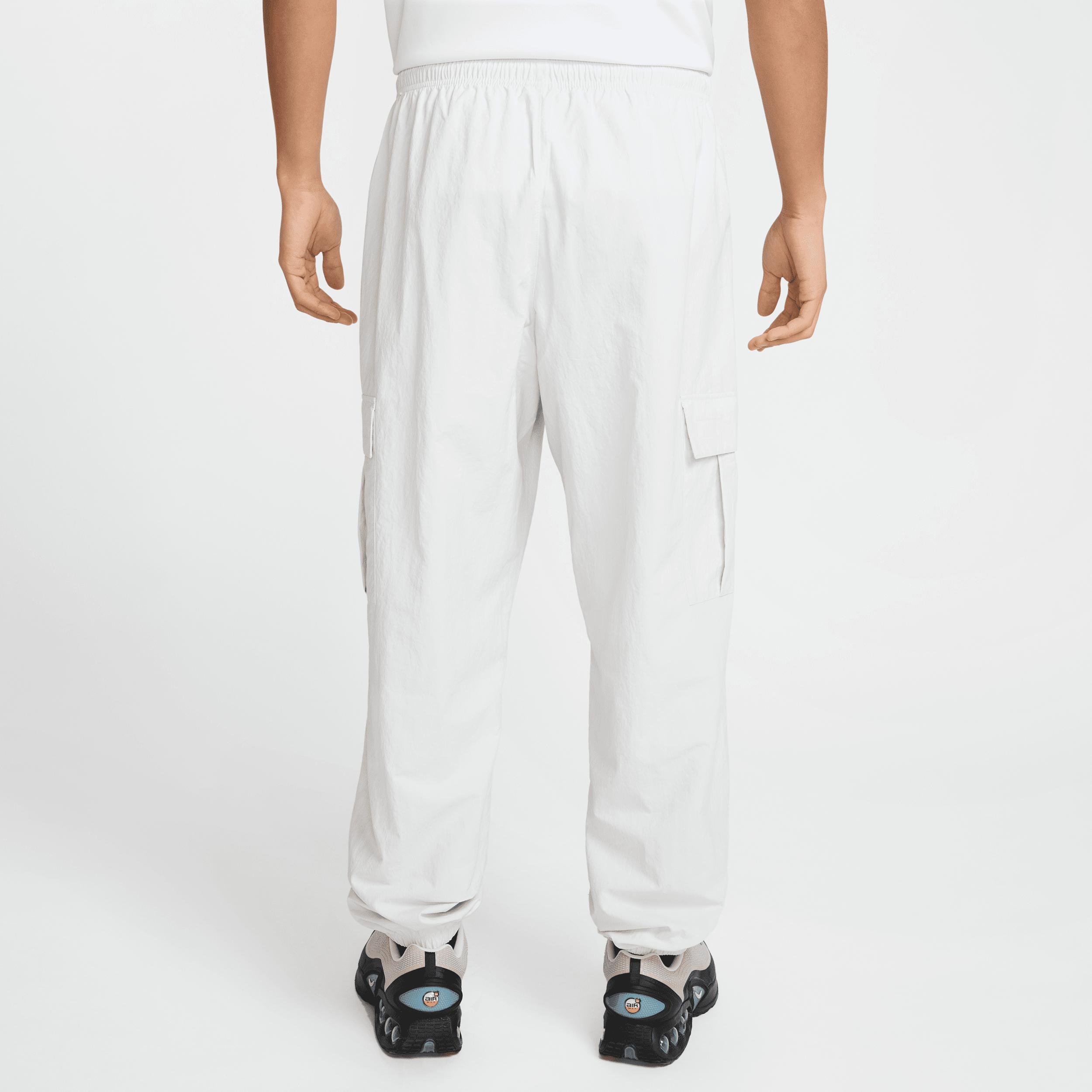Nike Men's Club Woven Cargo Pants Product Image