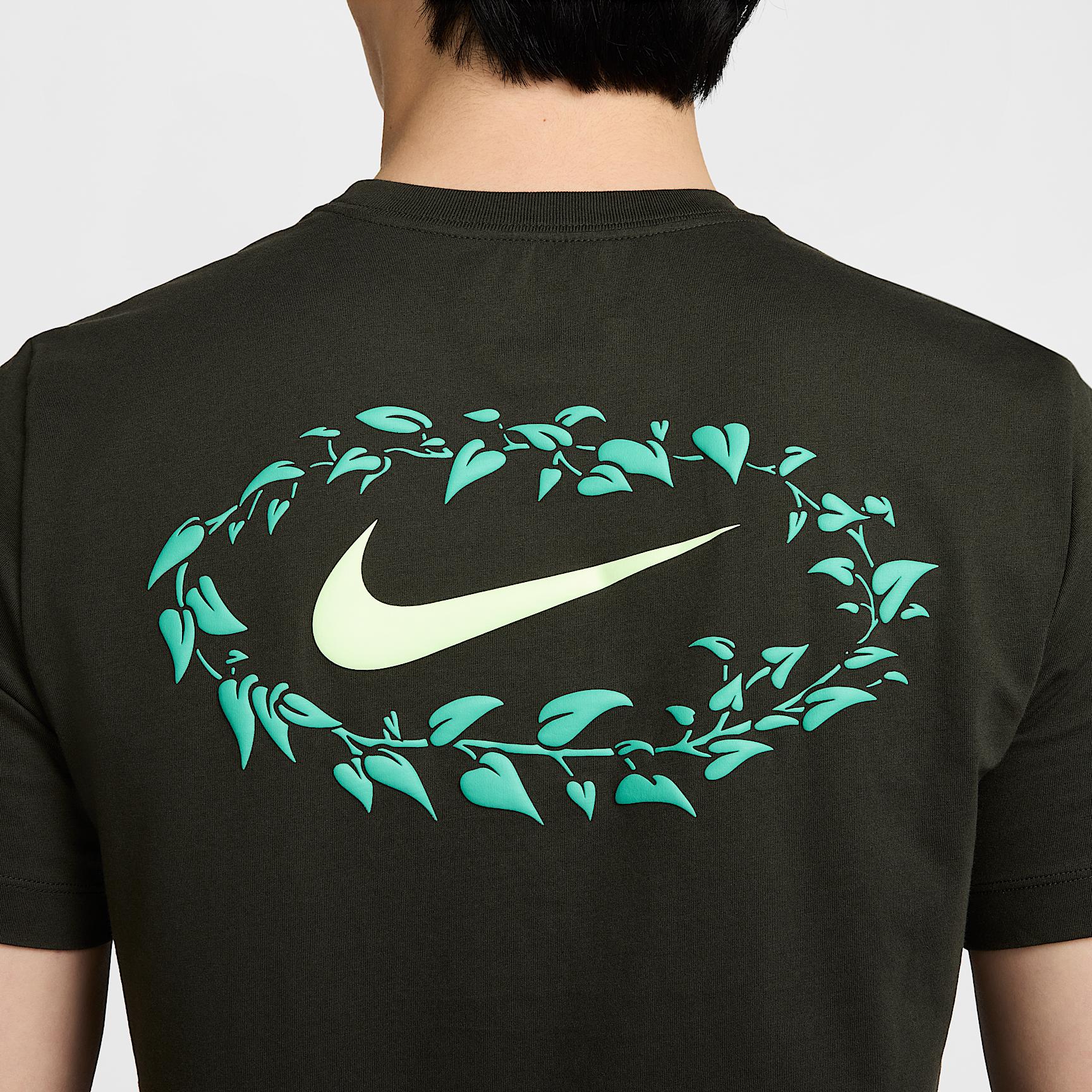 Nike Sportswear Men's T-Shirt Product Image