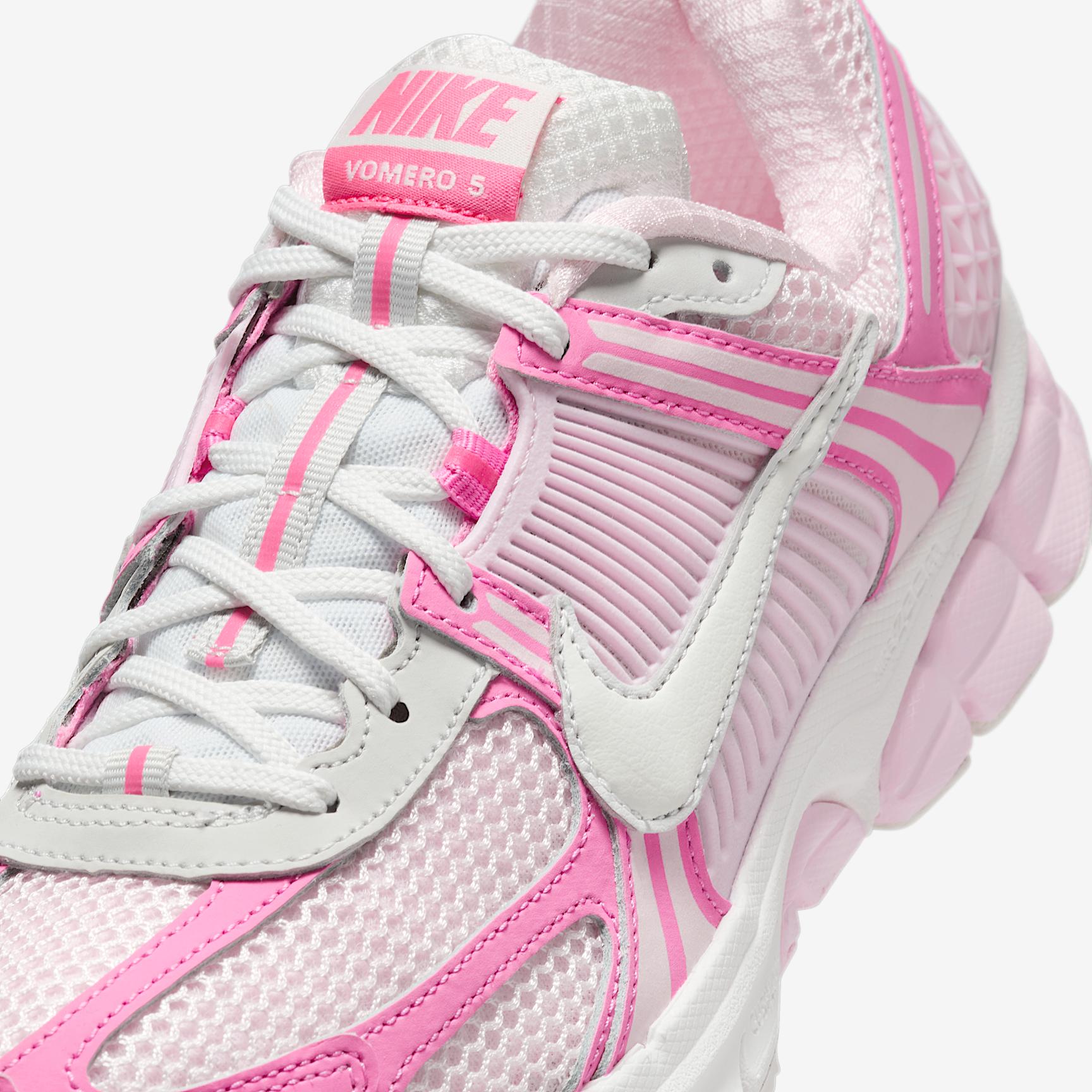 Nike Women's Zoom Vomero 5 Shoes Product Image