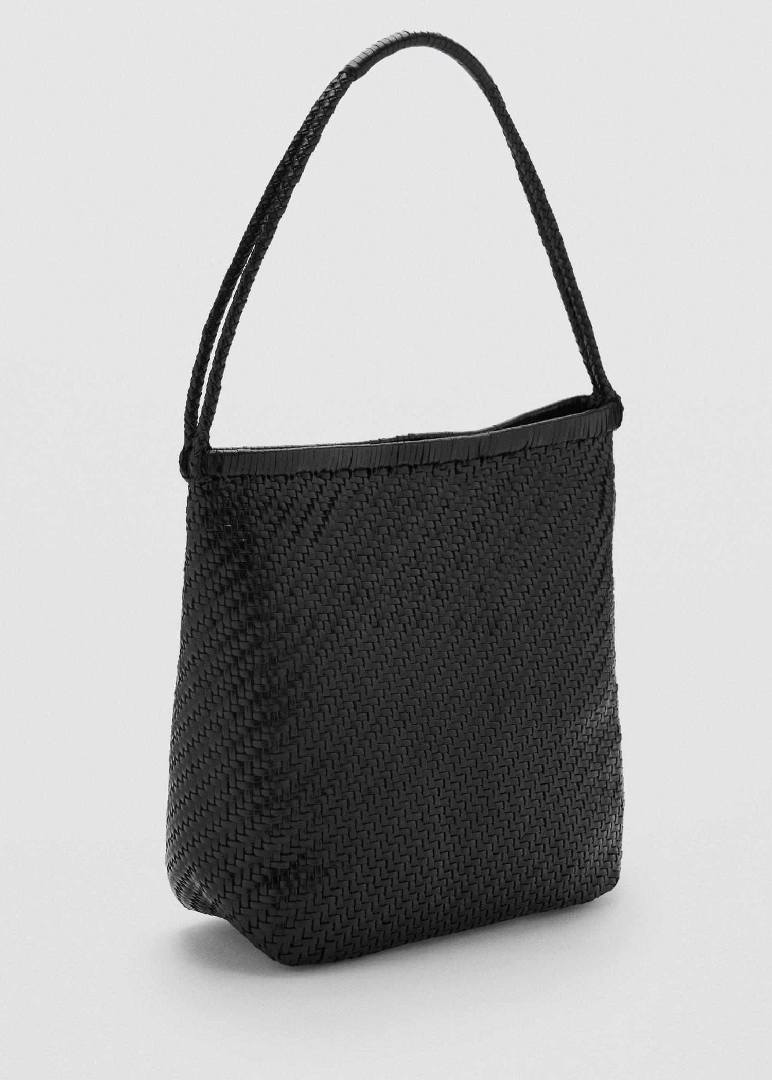 Medium braided leather shoulder bag - Women | MANGO USA Product Image