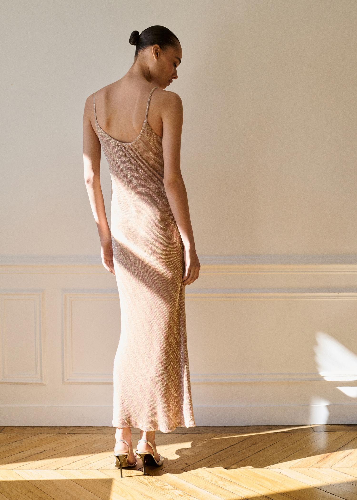 Scoop-back sequin dress - Women | MANGO USA Product Image