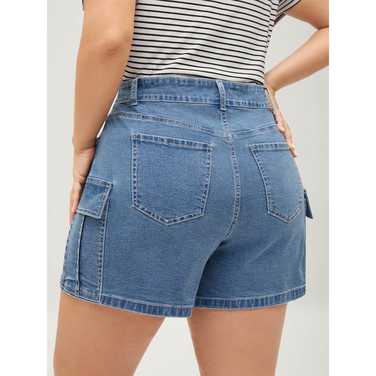 Plus Size Side Pockets Wide-Leg Denim Shorts Women Midblue High stretch Casual Slanted pocket Leisure Denim Shorts BloomChic 10/M Product Image