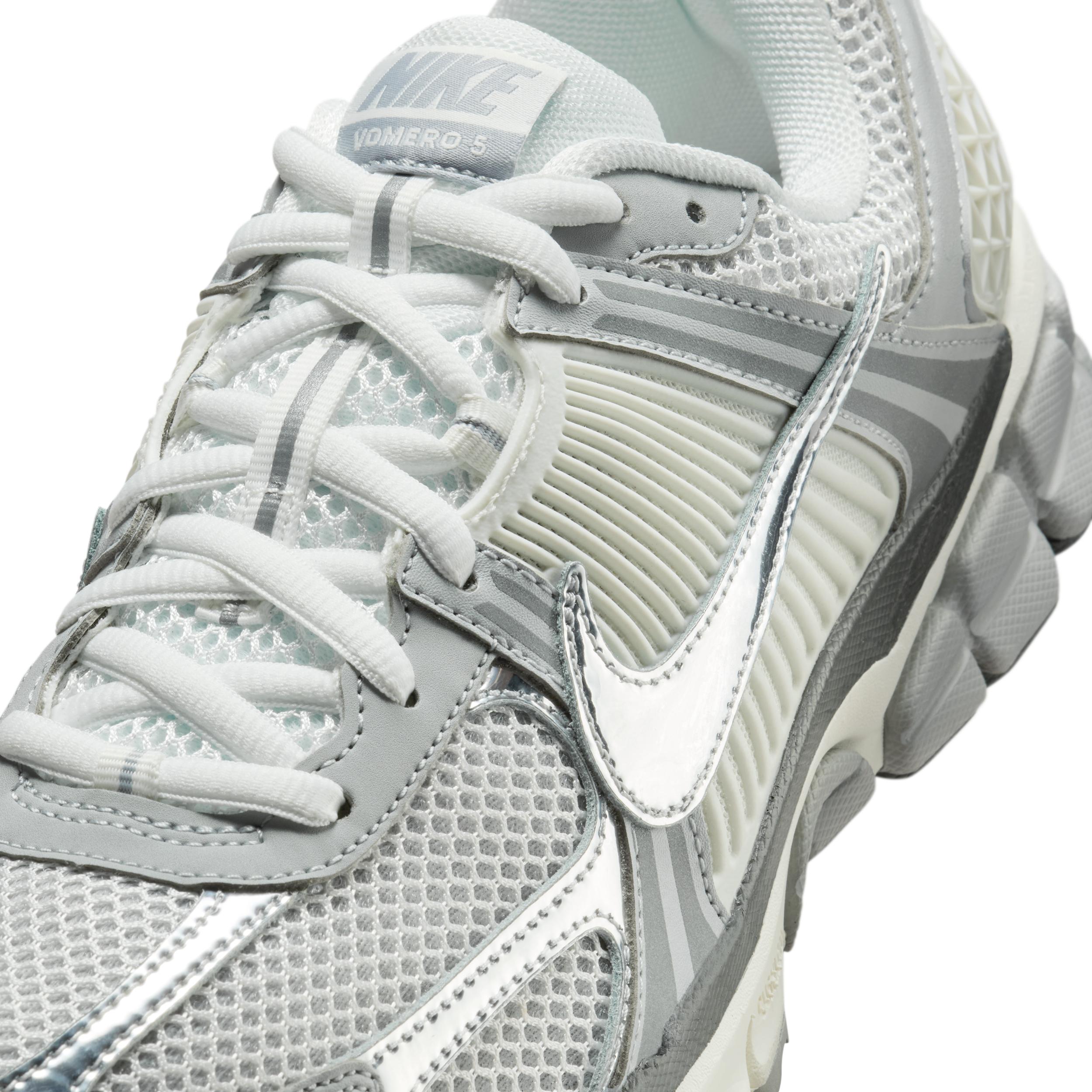 Nike Mens Zoom Vomero Shoes | IM2219-121 Product Image