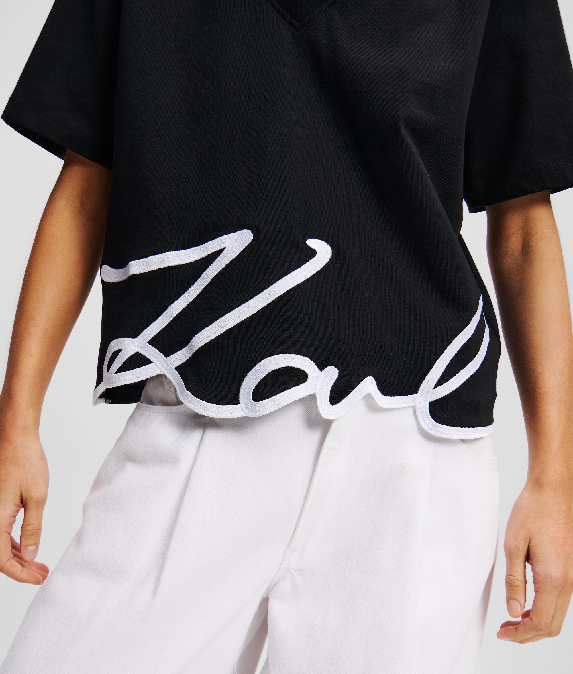 SIGNATURE V-NECK T-SHIRT Product Image