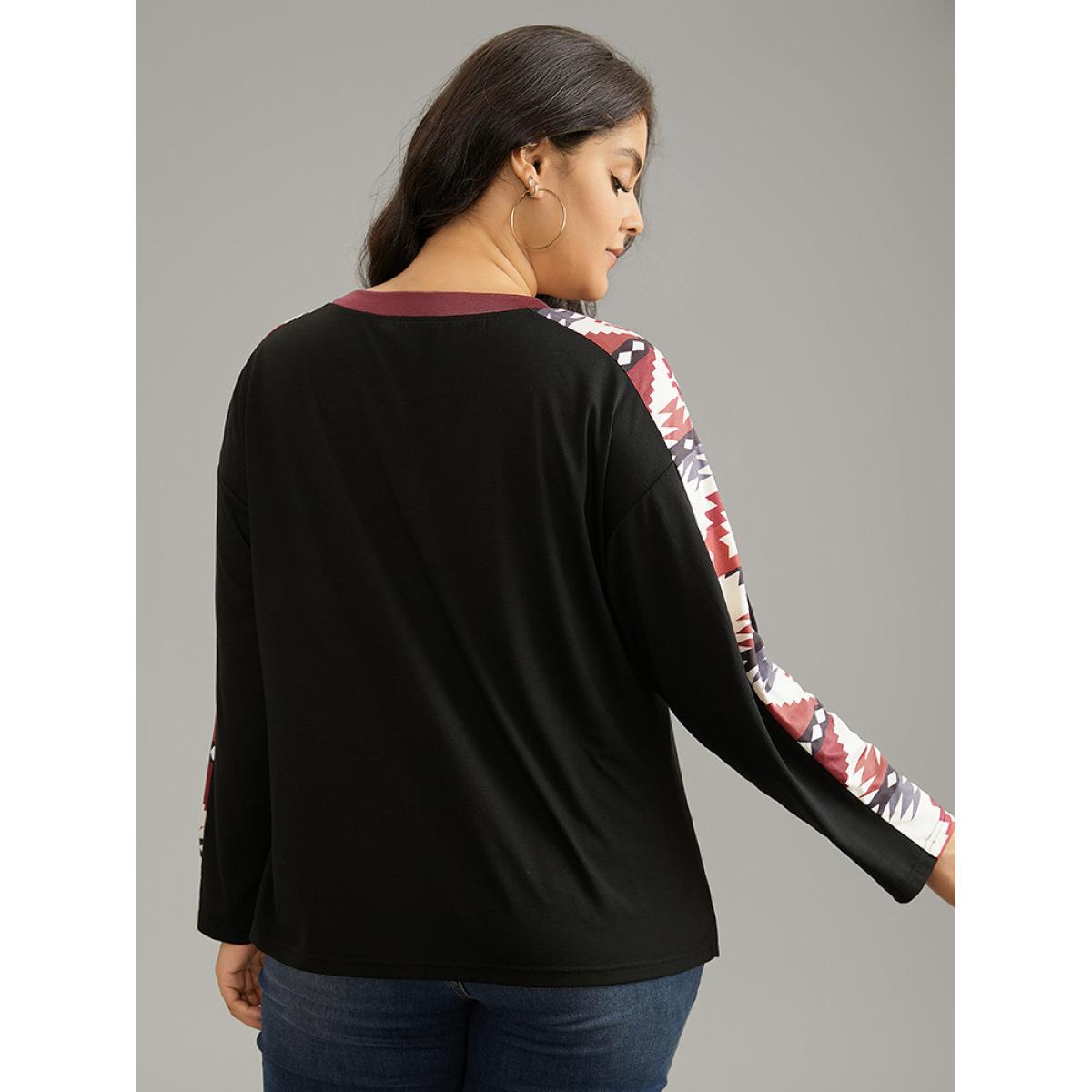 Plus Size Geometric Patchwork Contrast Round Neck T-shirt Black Women Casual Printed Bohemian Print Round Neck Dailywear T-shirts BloomChic 26/4X Product Image