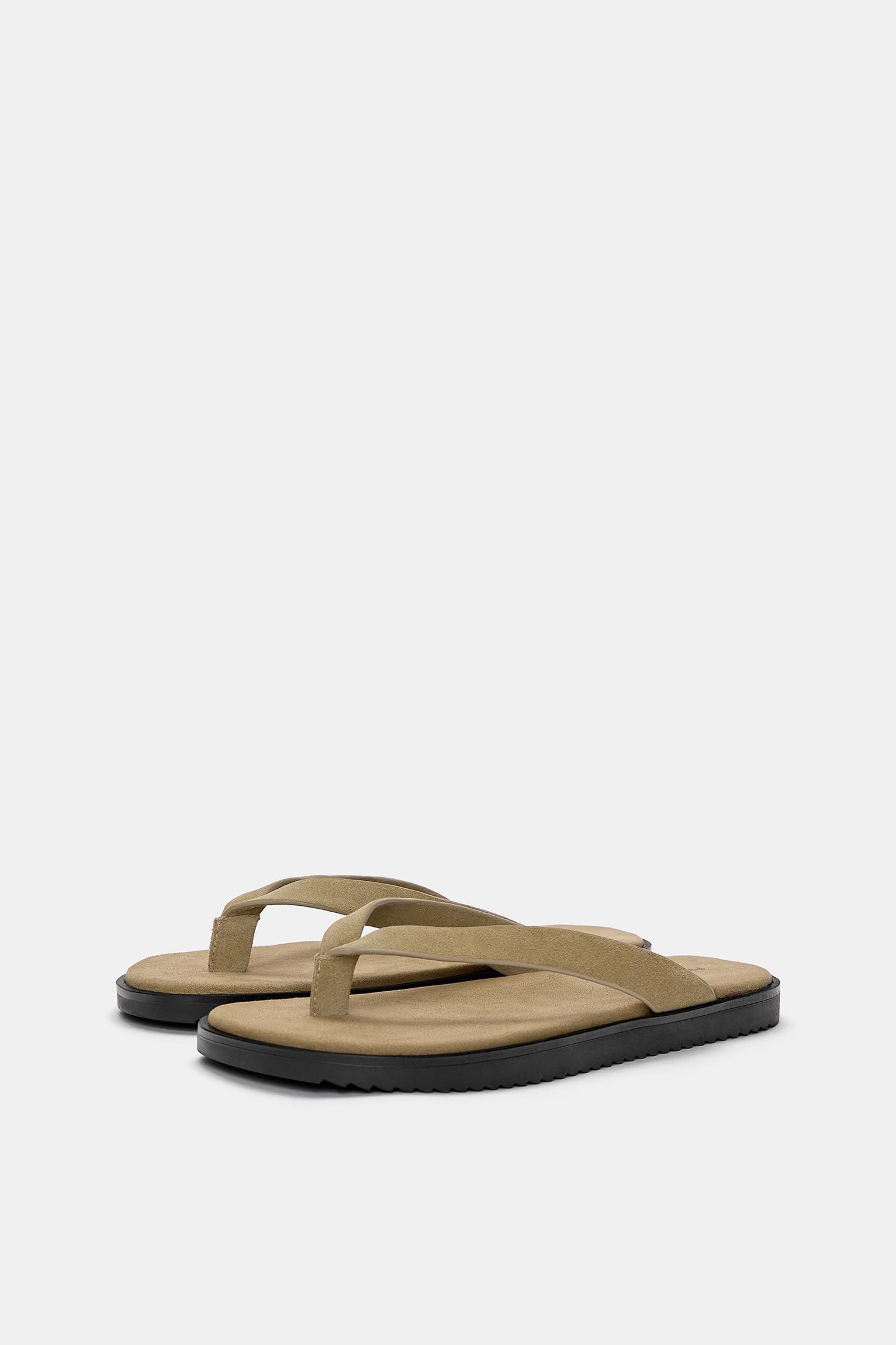 Leather flat sandals Product Image