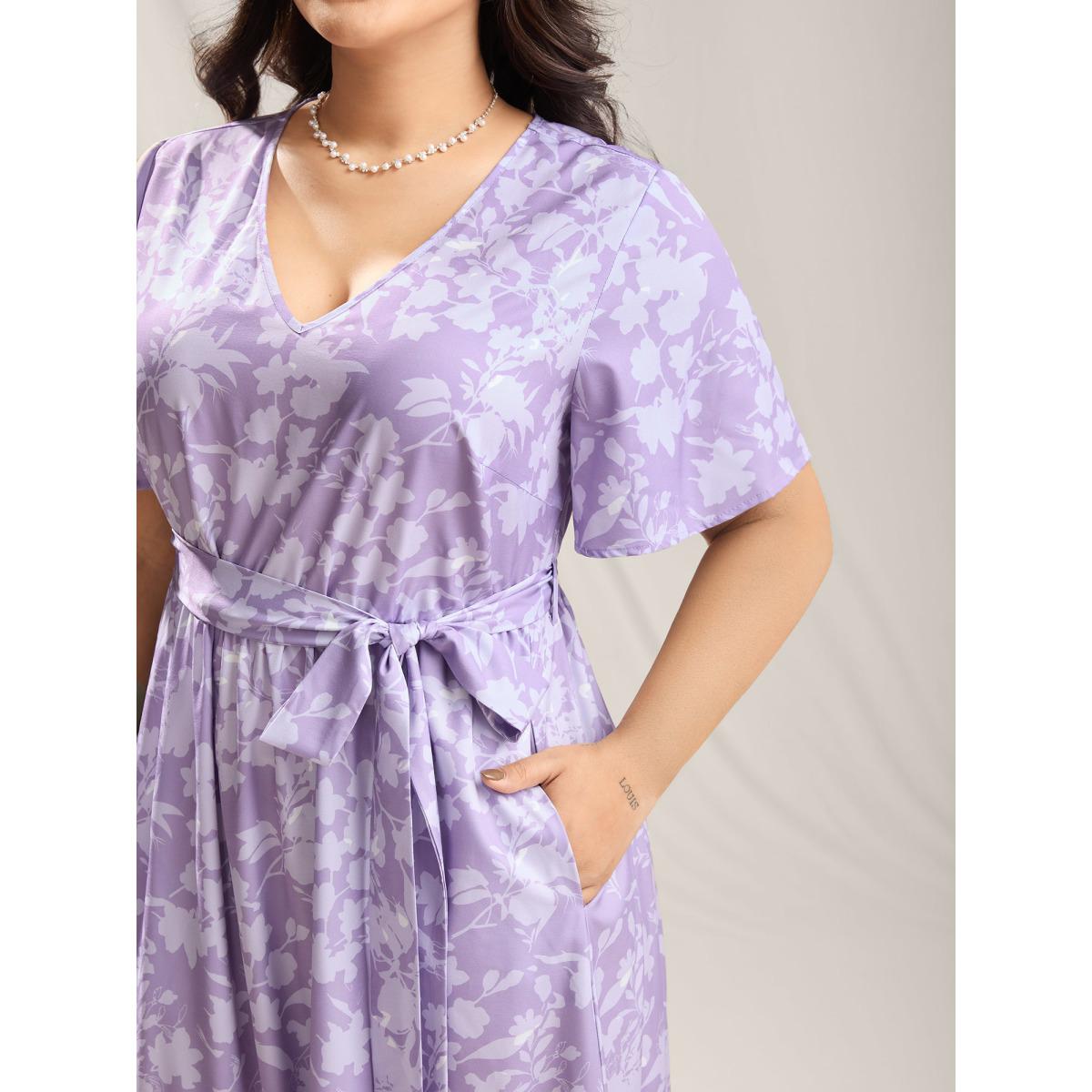 Plus Size Silhouette Floral Pockets Belted Maxi Dress Lavender Women V-neck Short sleeve Curvy BloomChic 26/4X Product Image