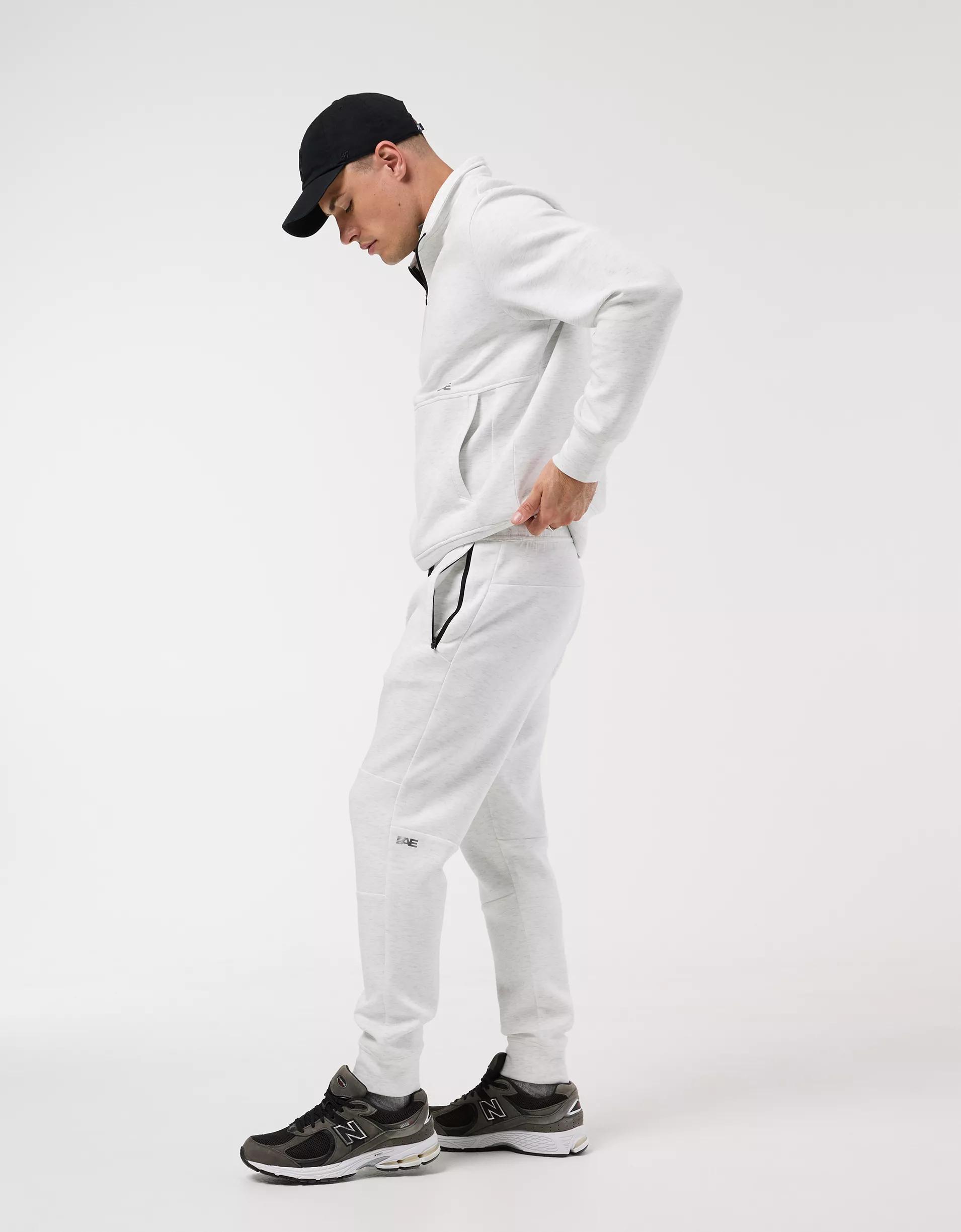 AE 24/7 Jogger Product Image