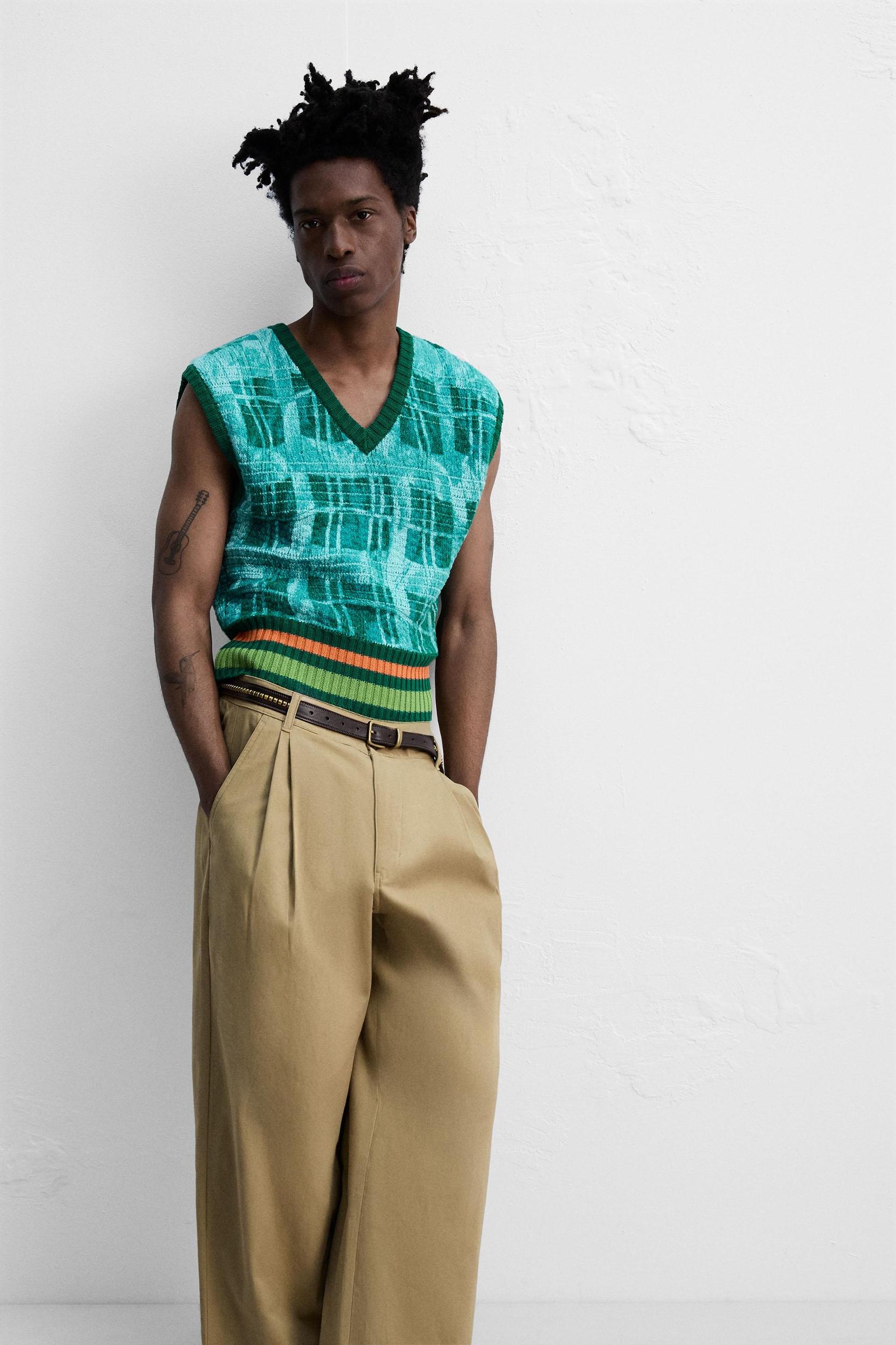PLEATED WIDE FIT PANTS Product Image
