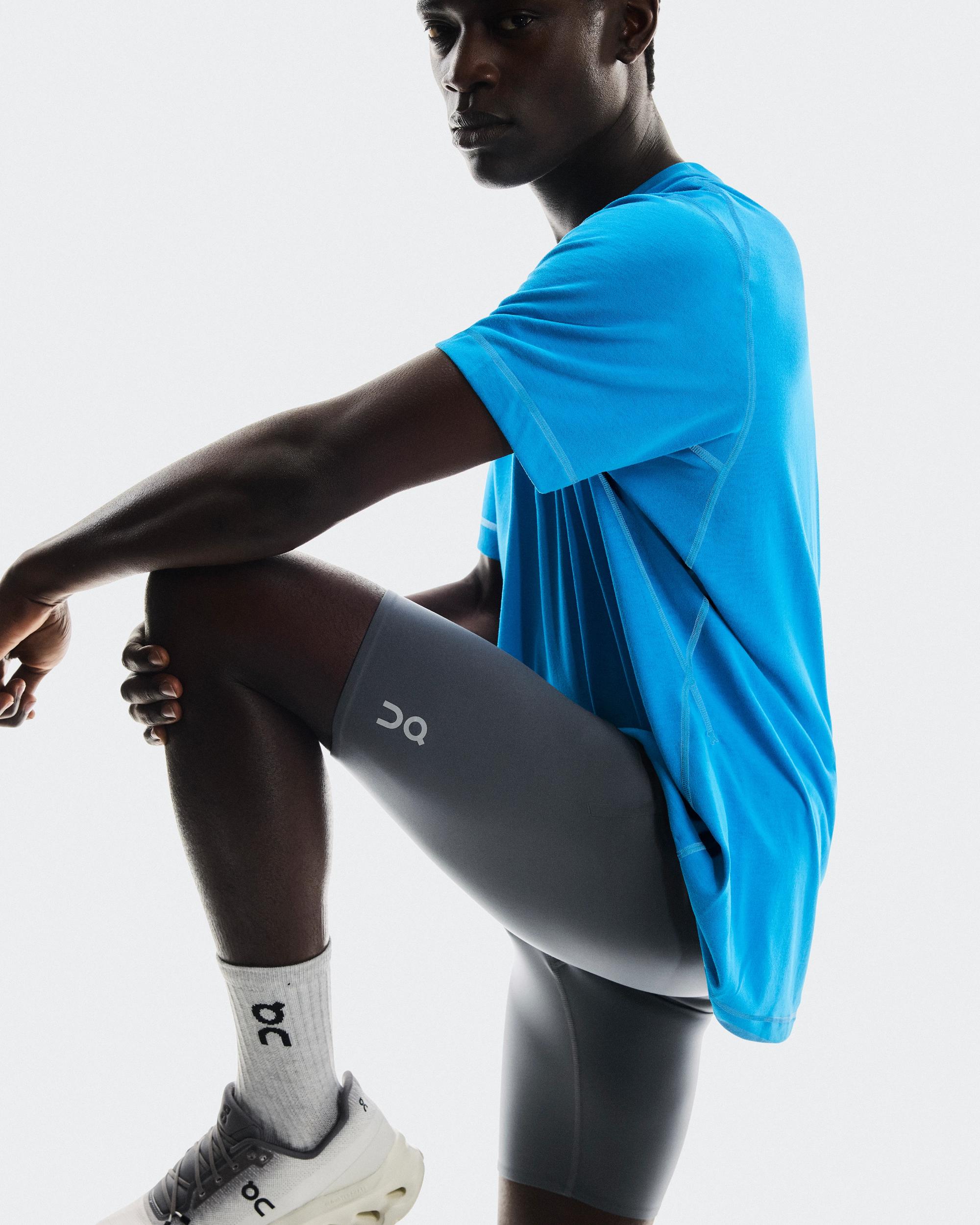 Train Tights 1/2: Sculpting Scuba-like Material Product Image