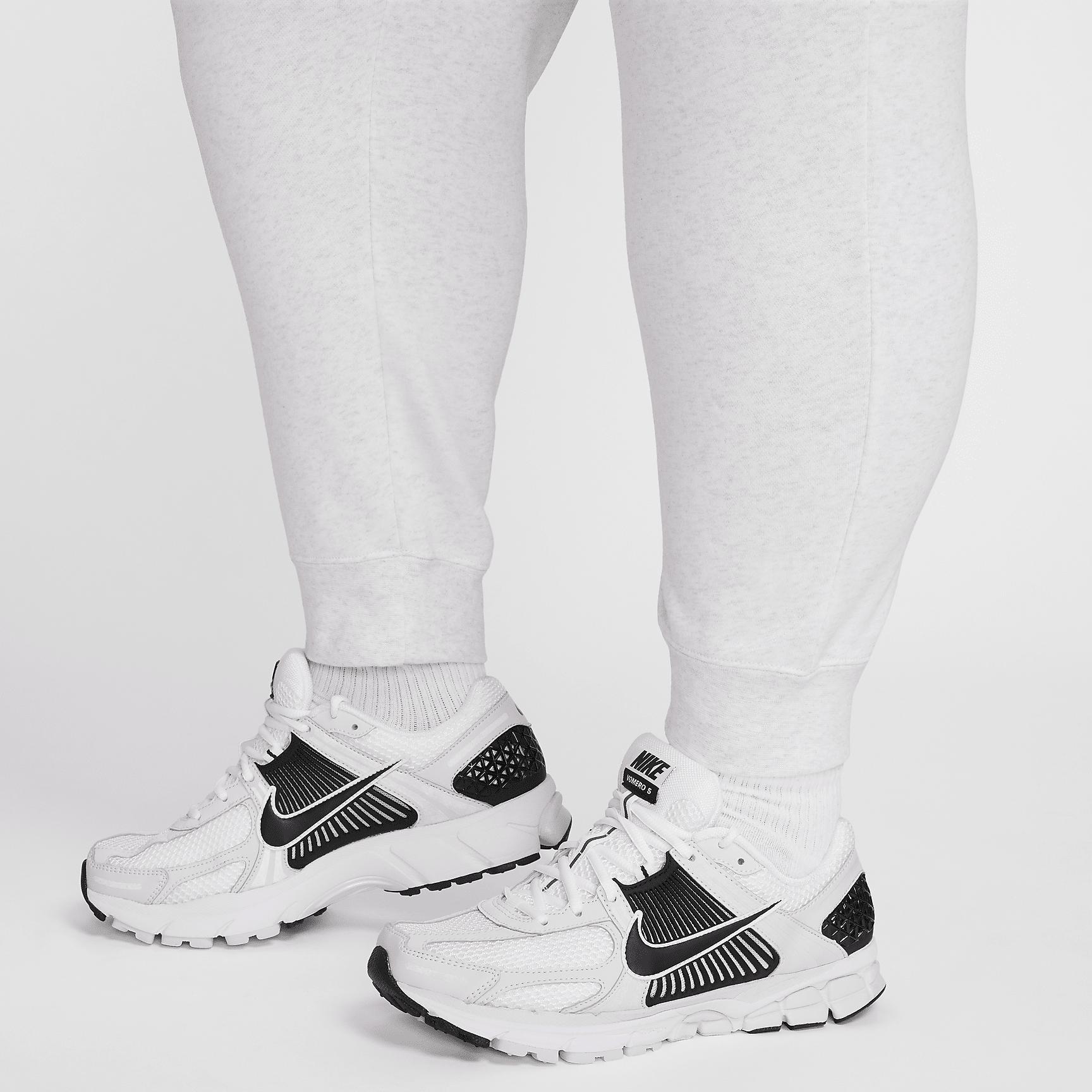 Nike Sportswear Club Fleece Women's Mid-Rise Joggers (Plus Size) Product Image