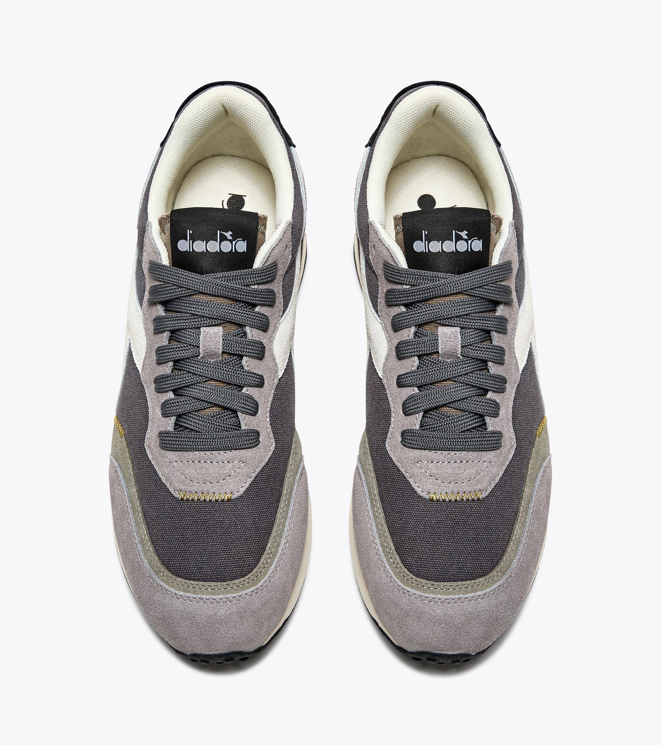 RACE SUEDE SW Product Image