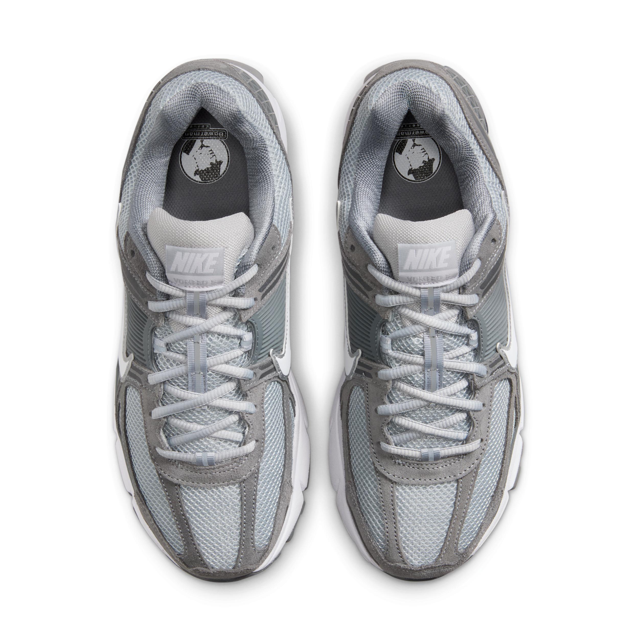 Nike Men's Zoom Vomero 5 Shoes Product Image